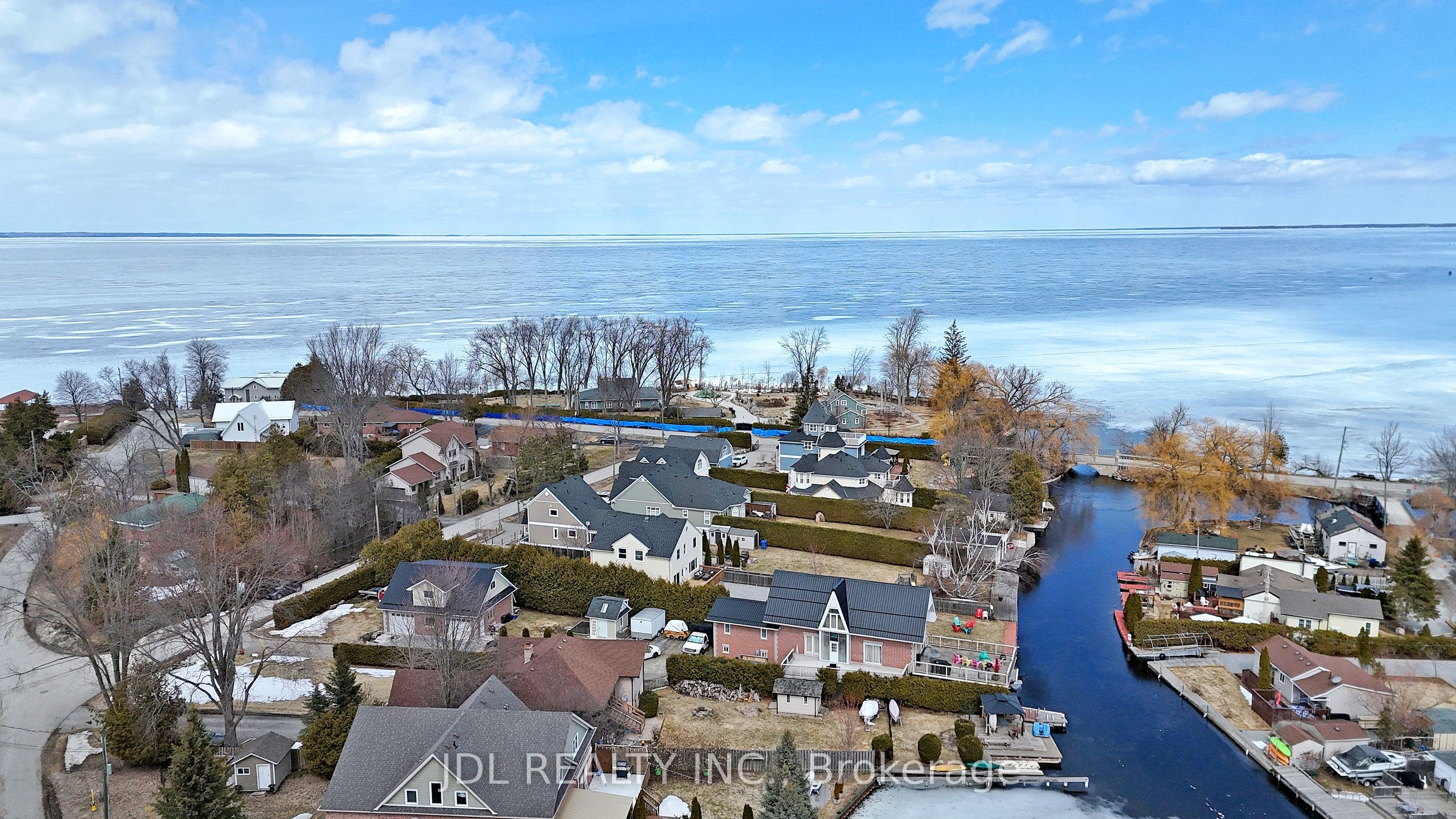 11 Red Robin Road, Georgina, ON L4P 3E9 photo 3