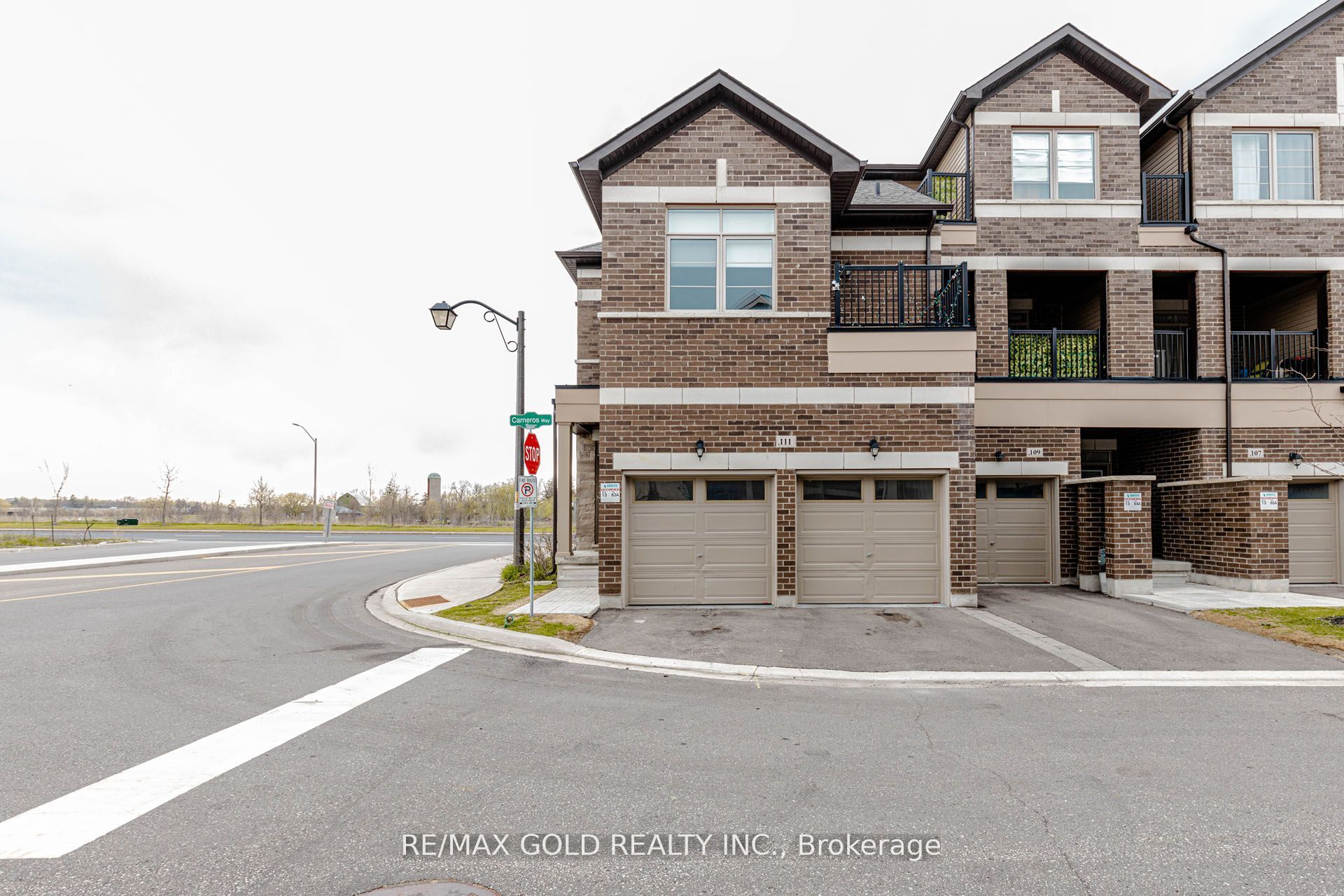 111 Carneros Way, Markham, ON L6B 1R2 photo 2