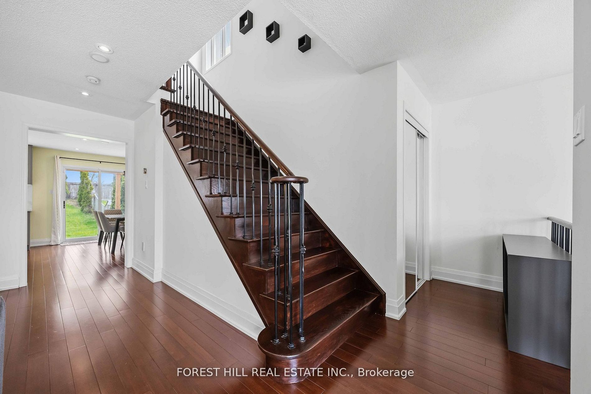 110 Foxfield Crescent, Vaughan, ON L4K 5E9 photo 5