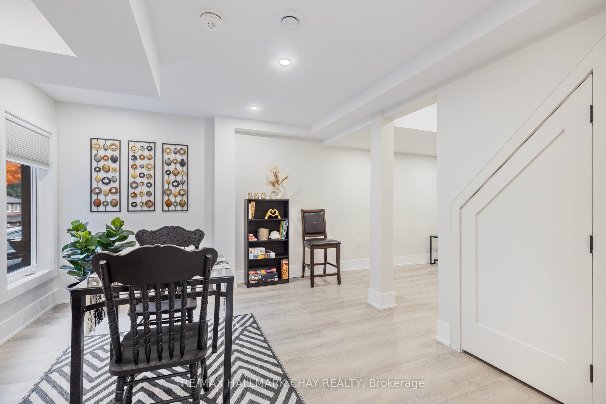12 Tower Court Lower, Bradford West Gwillimbury, ON L3Z 2V2 photo 2