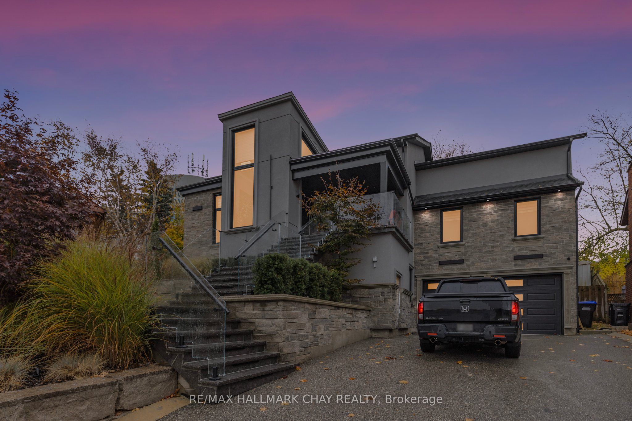 12 Tower Court Lower, Bradford West Gwillimbury, ON L3Z 2V2 photo 3
