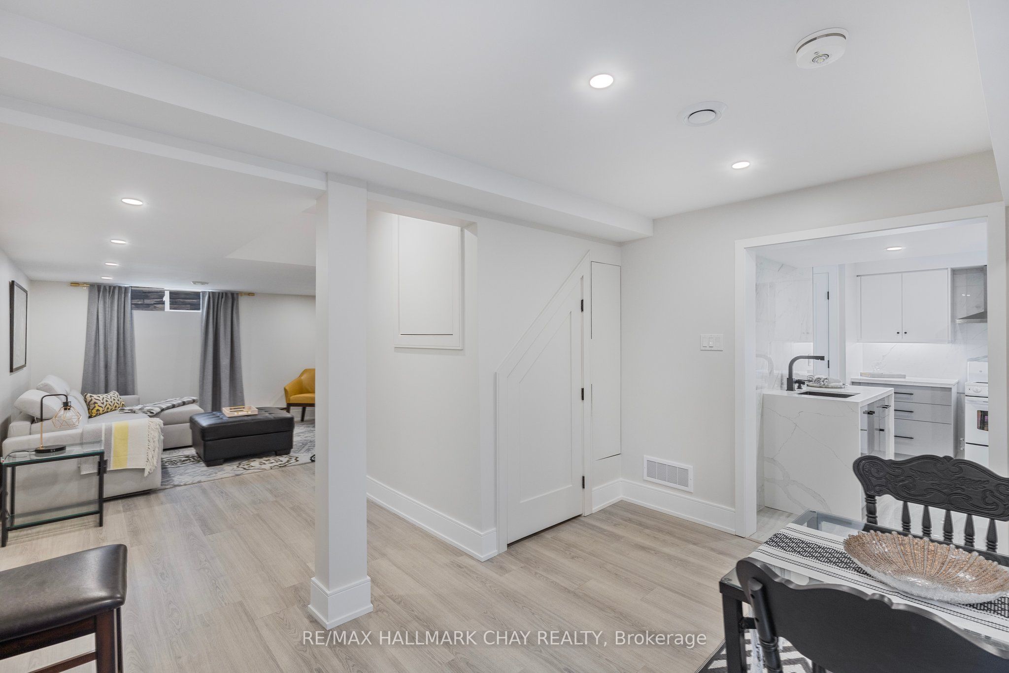12 Tower Court Lower, Bradford West Gwillimbury, ON L3Z 2V2 photo 5