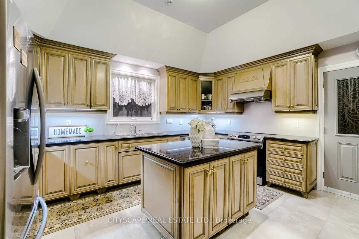 41 Diana Drive Main, King, ON L0G 1N0 photo 3