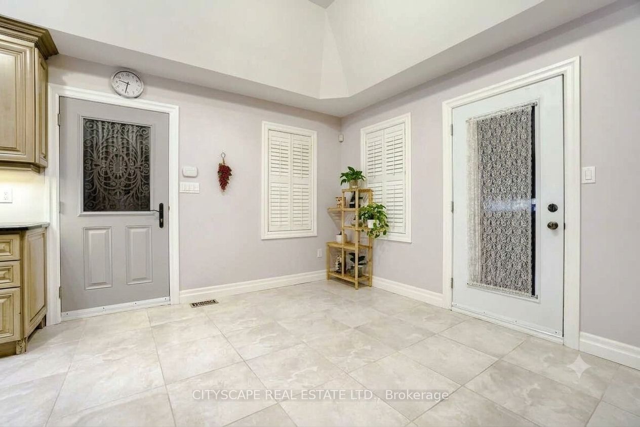 41 Diana Drive Main, King, ON L0G 1N0 photo 4