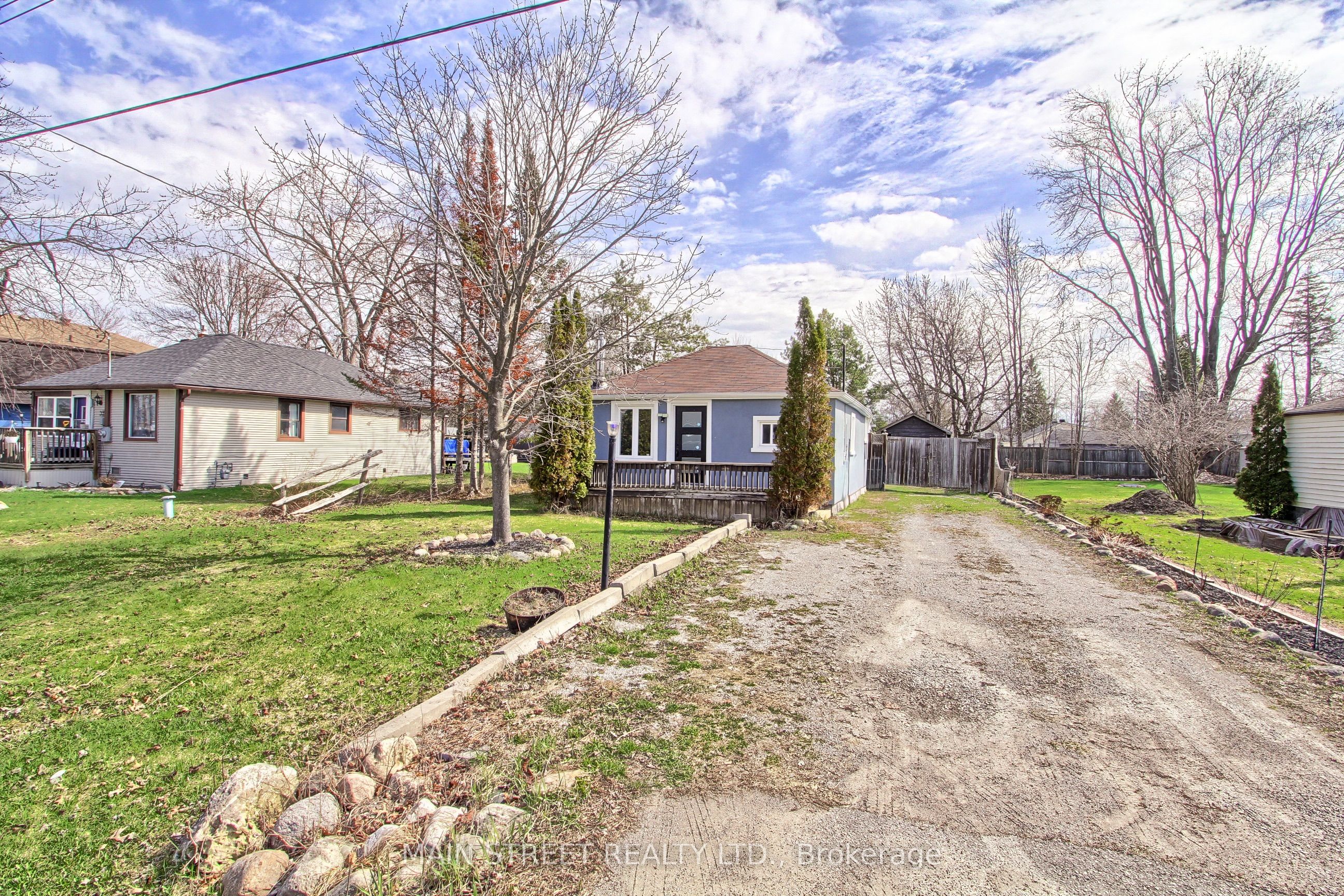 127 Woodfield Drive N, Georgina, ON L0E 1N0