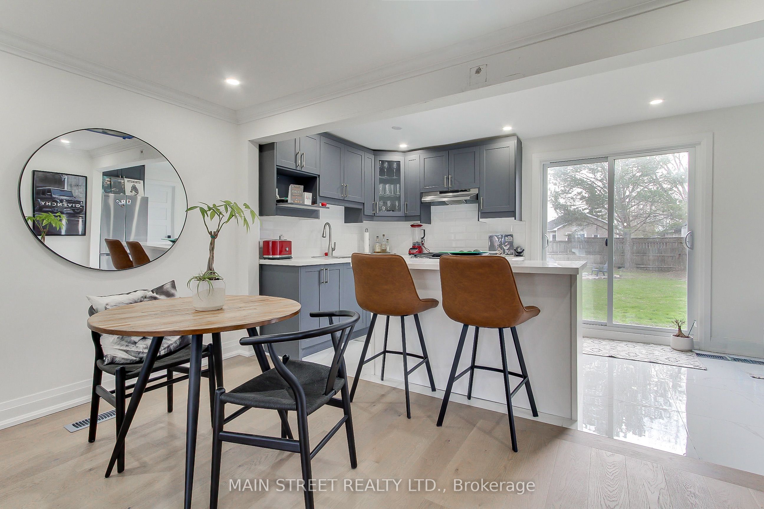 127 Woodfield Drive N, Georgina, ON L0E 1N0 photo 5