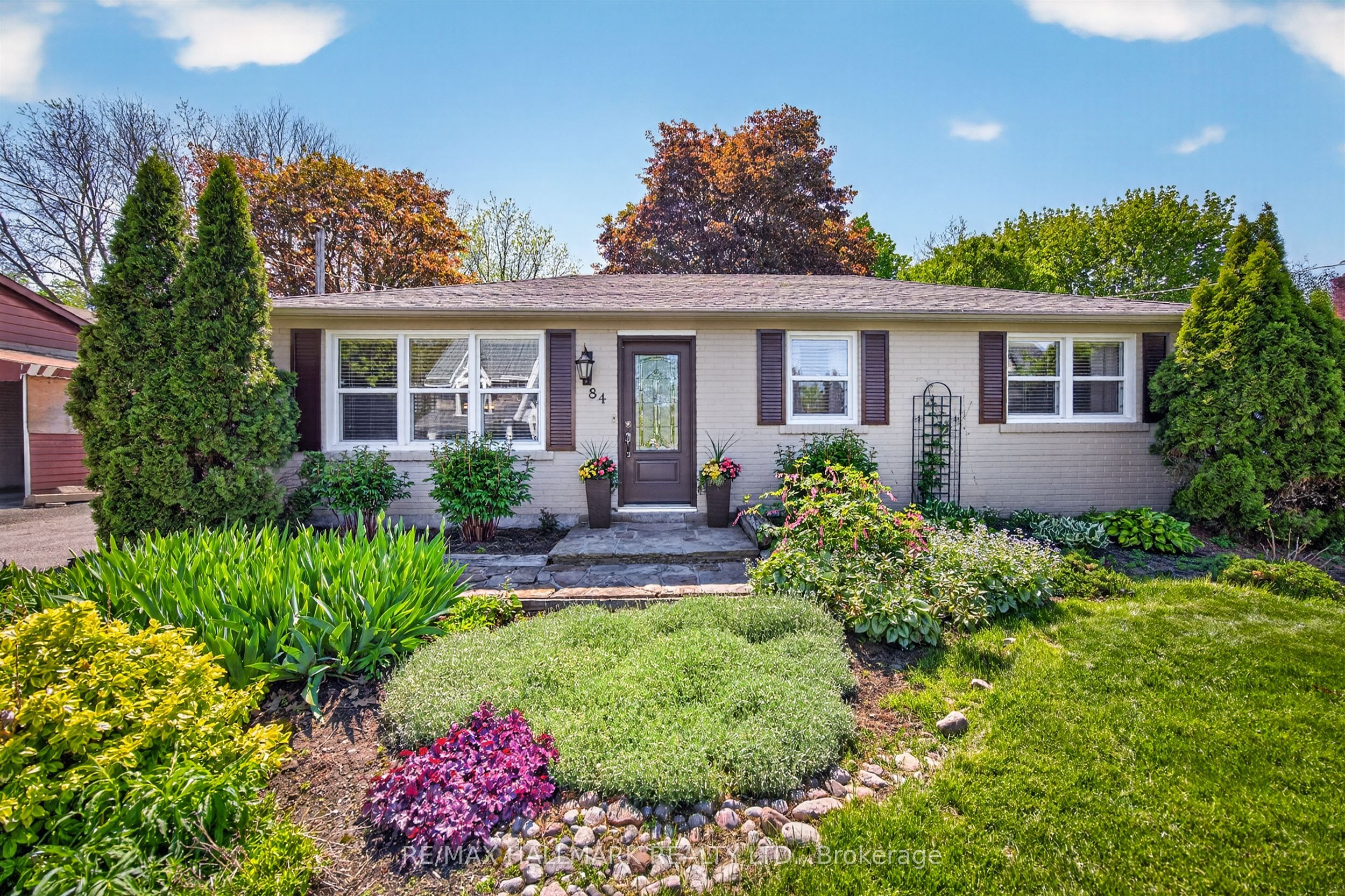 84 Park Drive, Whitchurch-Stouffville, ON L4A 4T3 photo 3