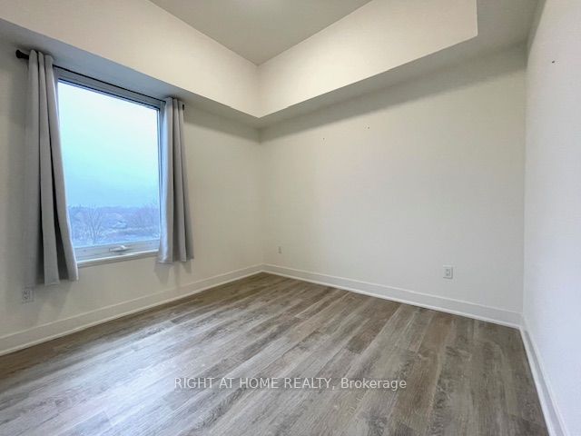185 Deerfield Road 404, Newmarket, ON L3Y 0G7 photo 5