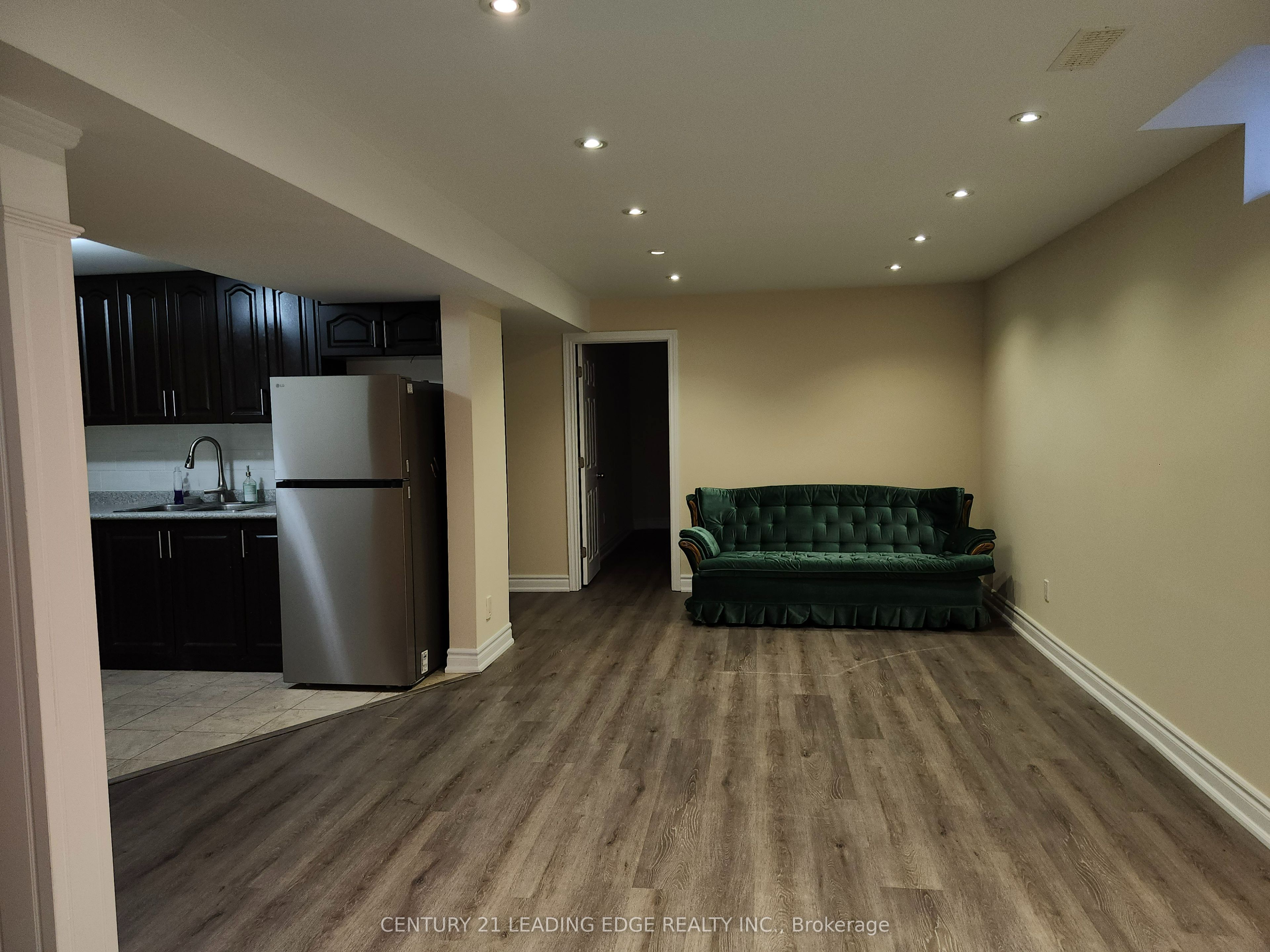 140 Roxbury Street BSMT, Markham, ON L3S 3T4