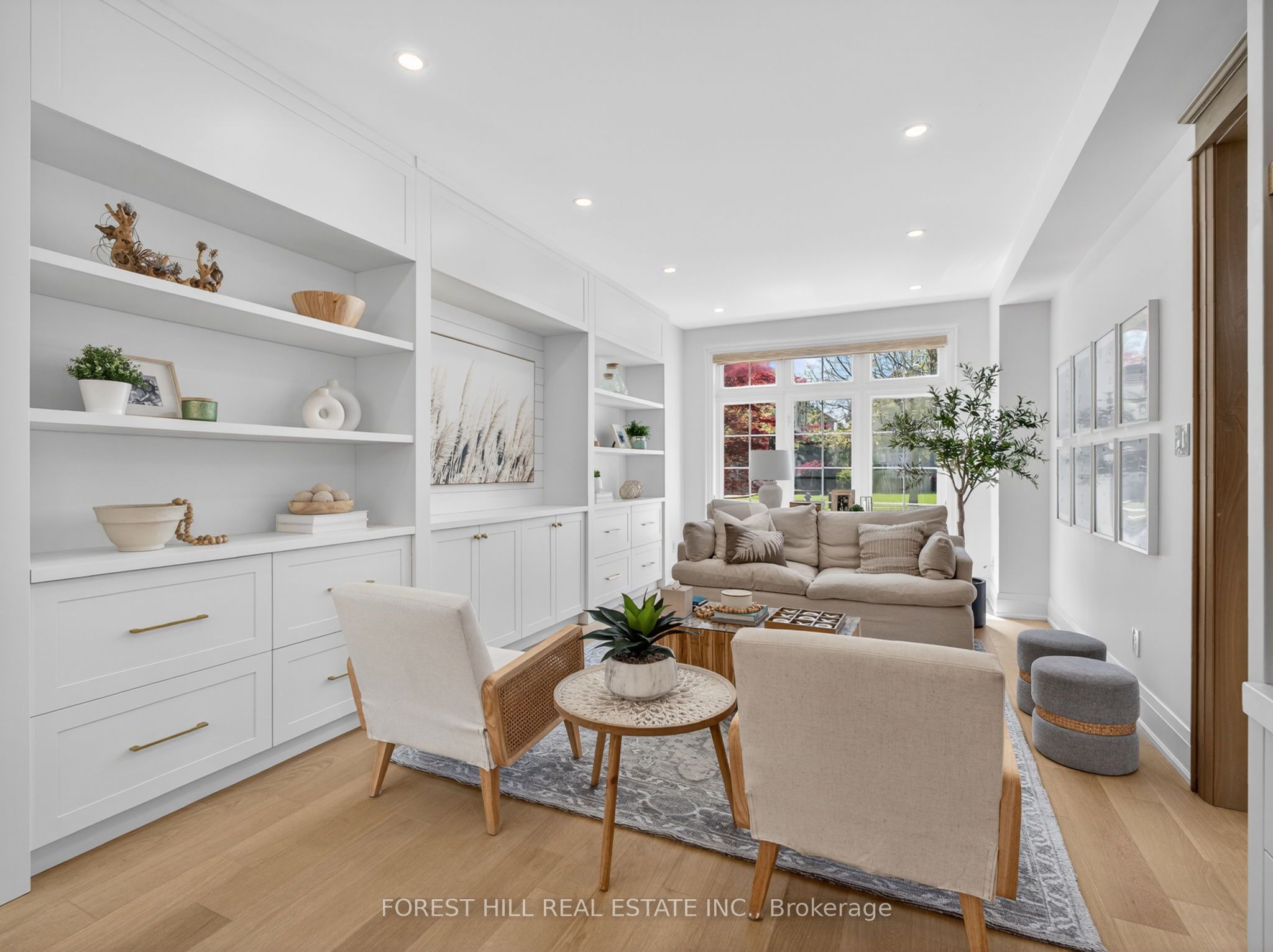 118 Pathlane Road, Richmond Hill, ON L4B 4R1 photo 2