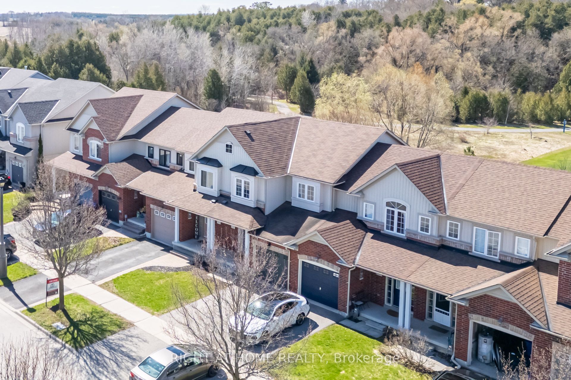 105 Hammill Heights, East Gwillimbury, ON L0G 1M0 photo 4