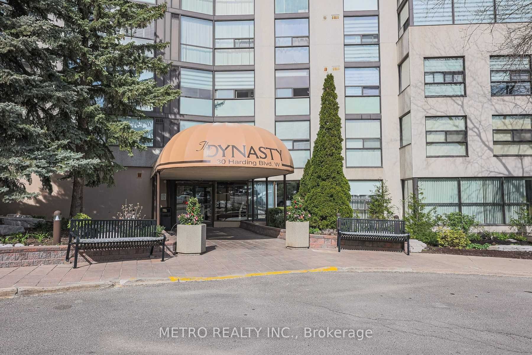 30 Harding Boulevard 706, Richmond Hill, ON L4C 9M3 photo 2