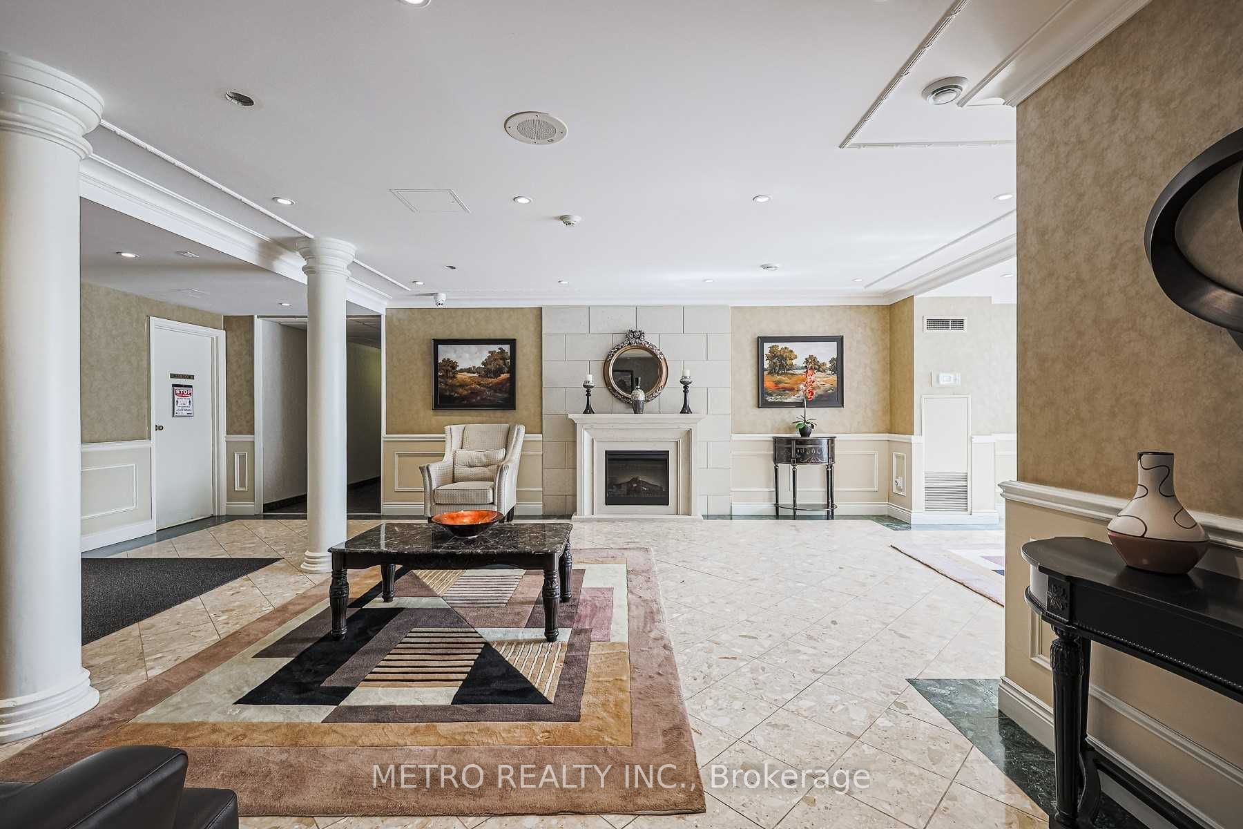 30 Harding Boulevard 706, Richmond Hill, ON L4C 9M3 photo 4