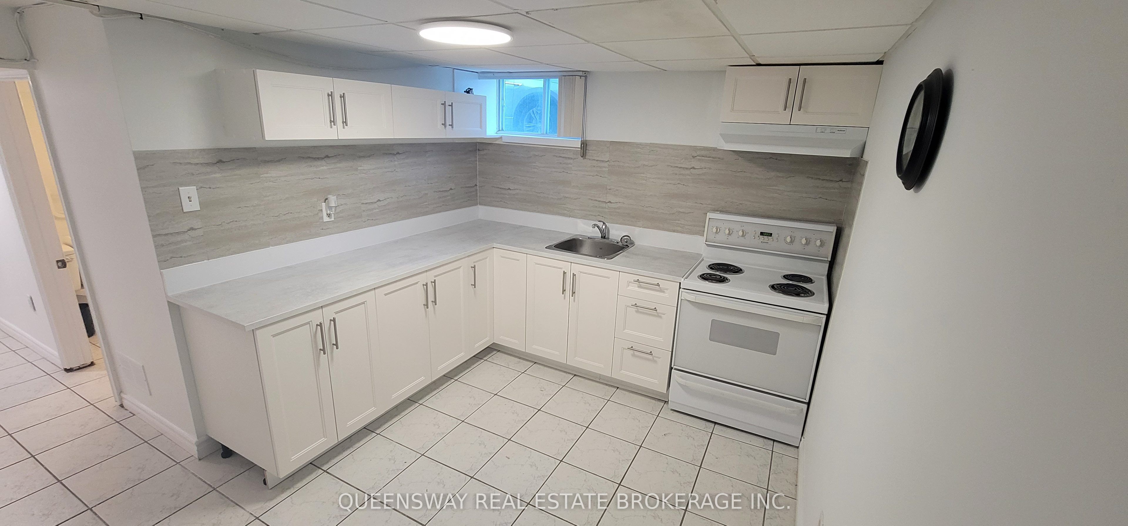 189 Cherrywood Drive Lower Level / Basement, Newmarket, ON L3Y 2X9