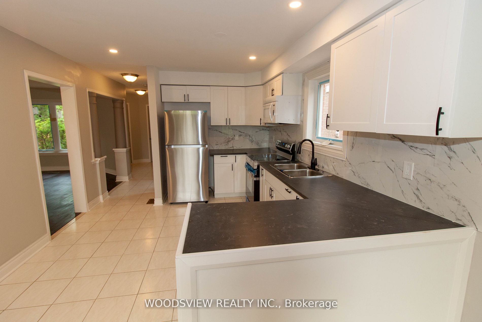 52 Rush Road (Main &Upper Floor), Aurora, ON L4G 7G5 photo 3