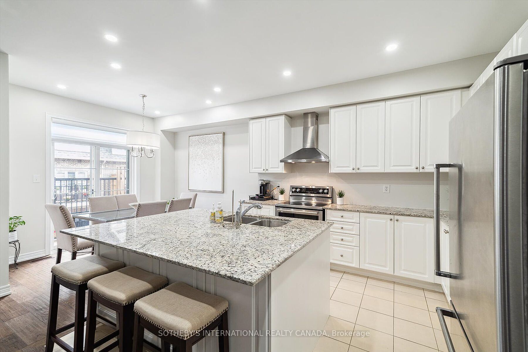 12 Deep River Lane S, Richmond Hill, ON L4C 5S4