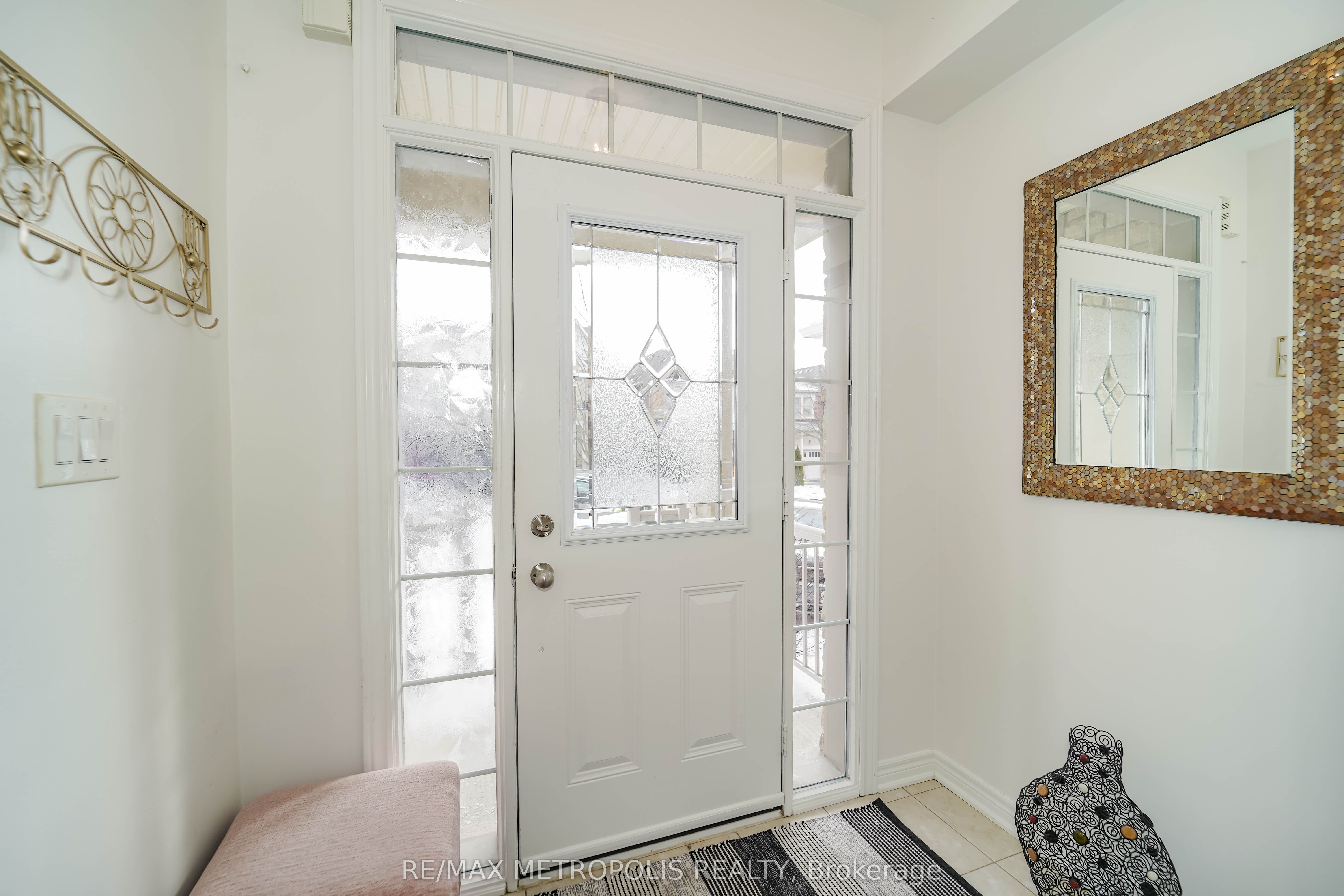 58 Lady Loretta Lane, Vaughan, ON L6A 4E9 photo 2