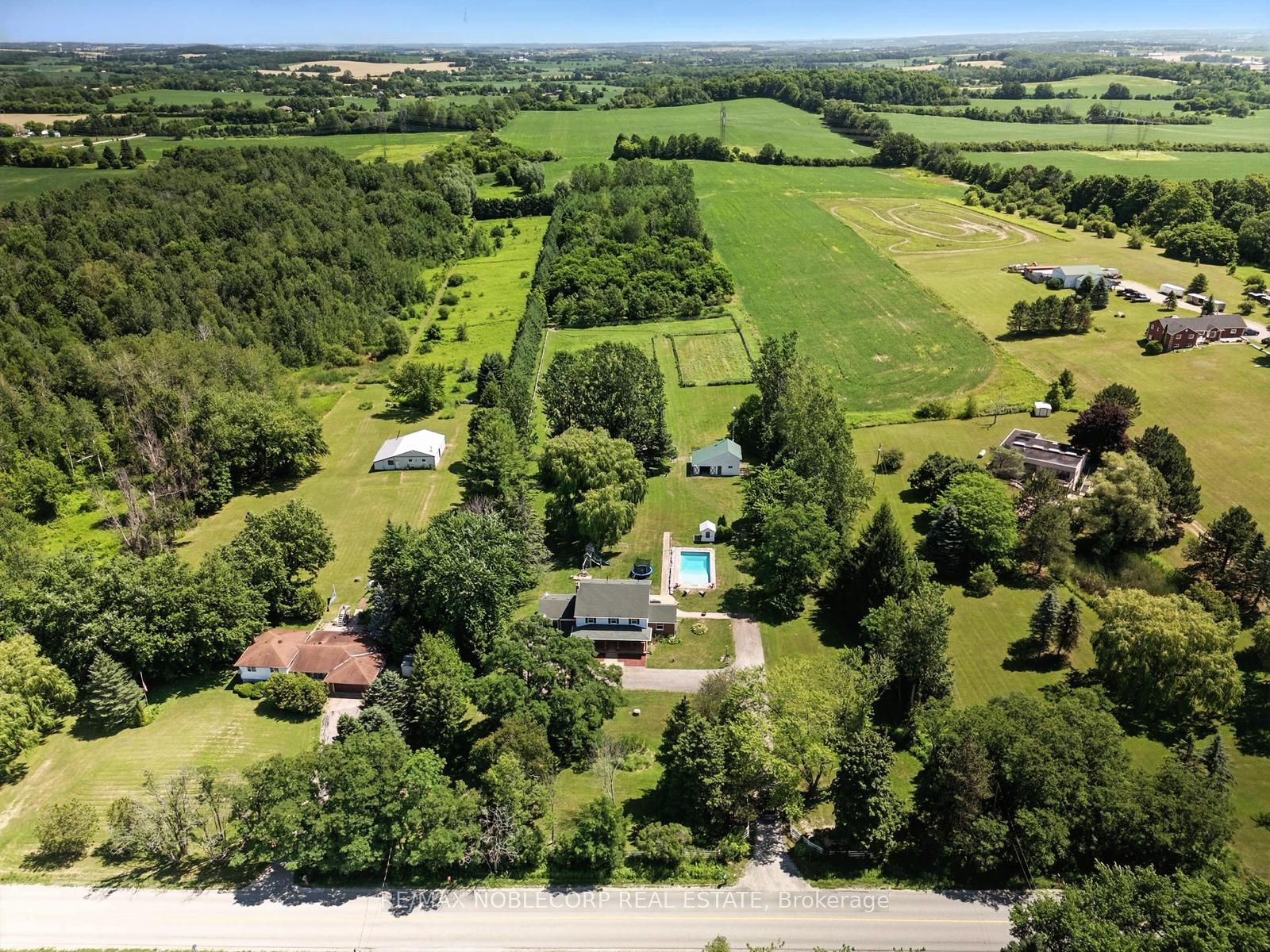 2037 15th Side Road, New Tecumseth, ON L0G 1W0 photo 4