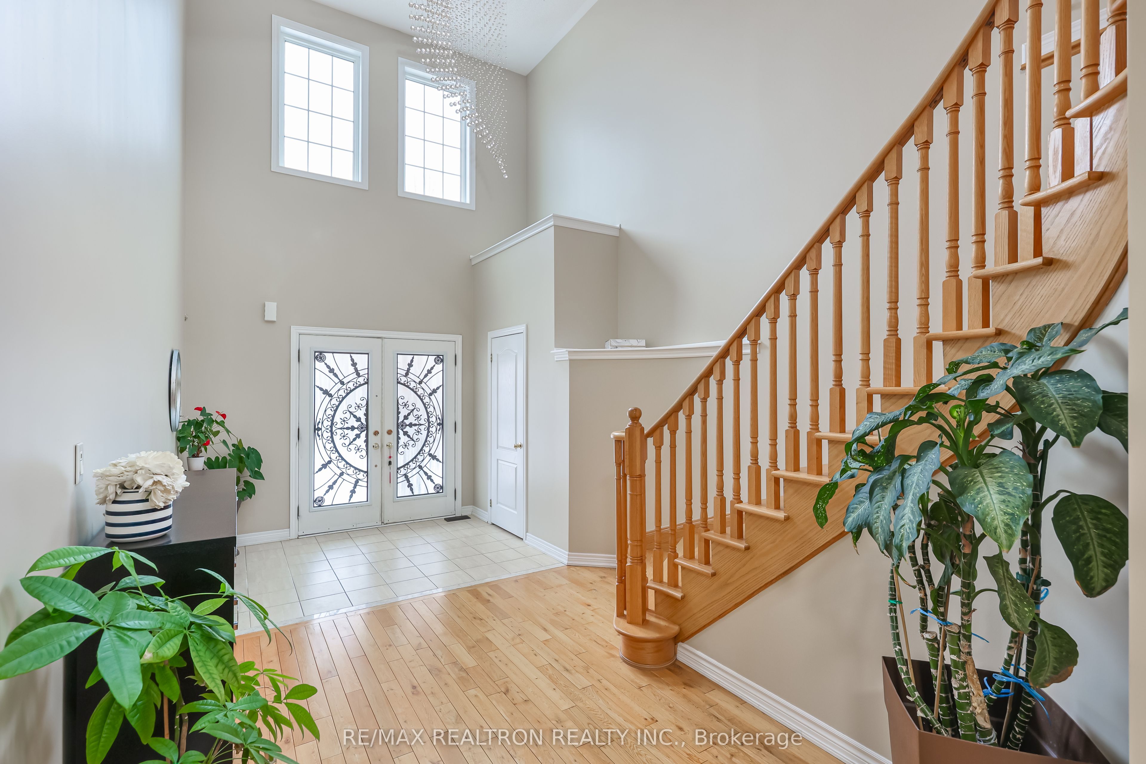 16 Mckenzie Way, Bradford West Gwillimbury, ON L3Z 0K1 photo 3