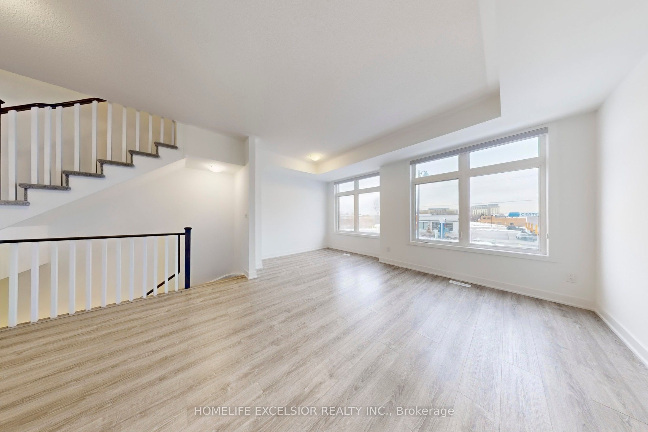 5456 Main Street, Whitchurch-Stouffville, ON L4A 4W8 photo 5