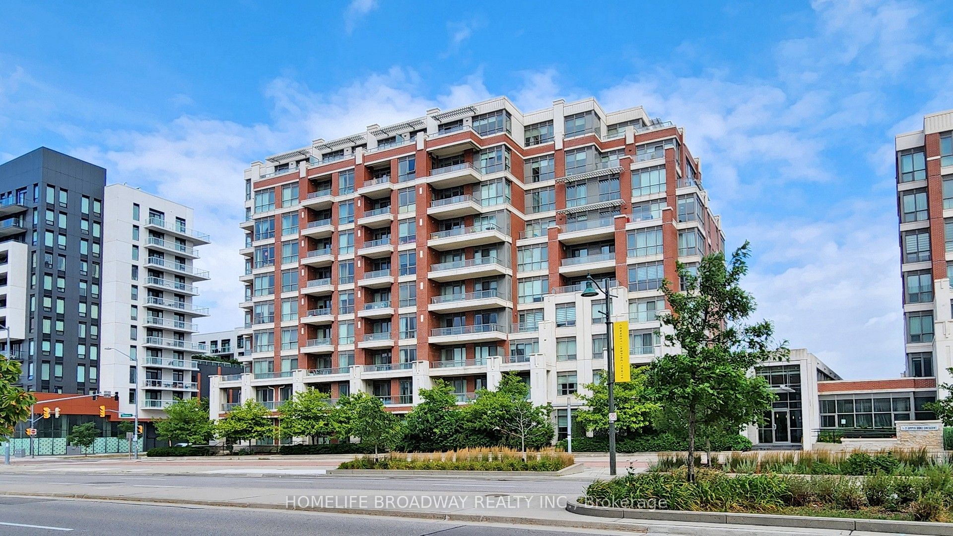 1 Upper Duke Crescent 806, Markham, ON L6G 0B6