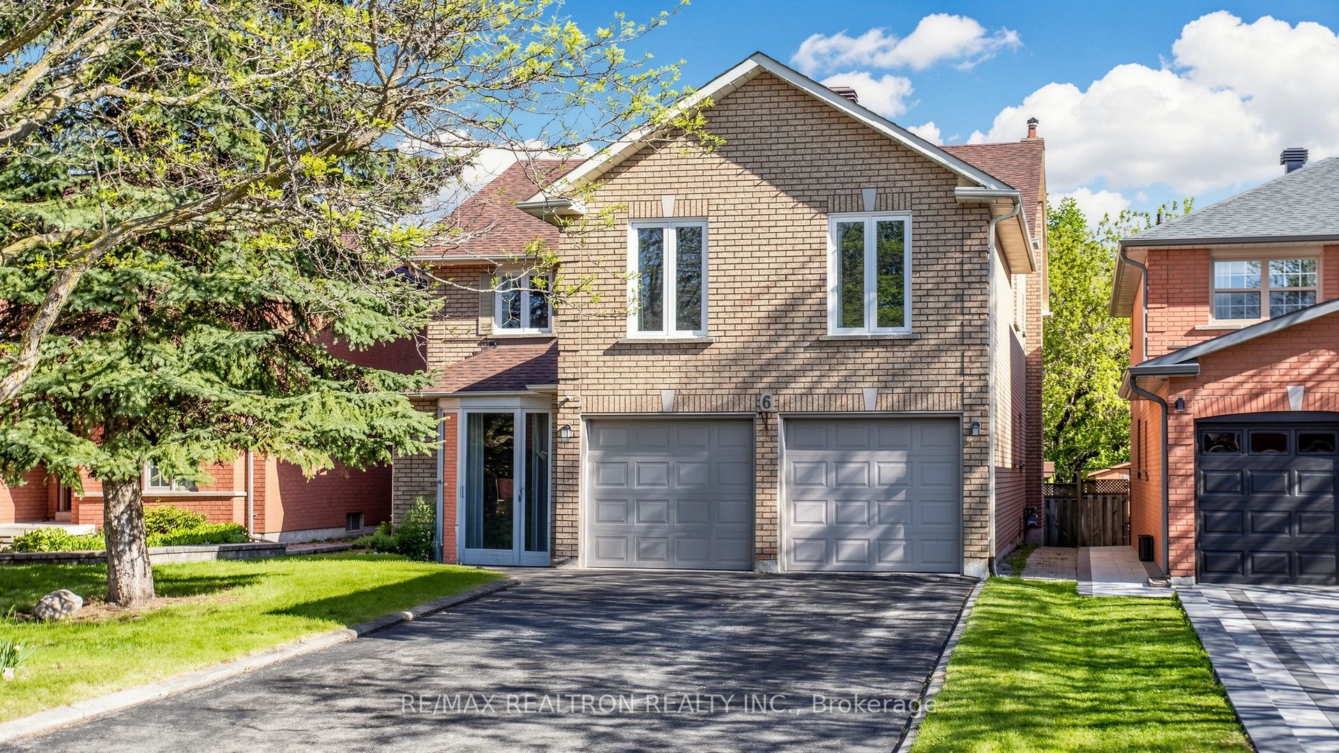 6 Loyal Blue Crescent, Richmond Hill, ON L4S 1A2 photo 2