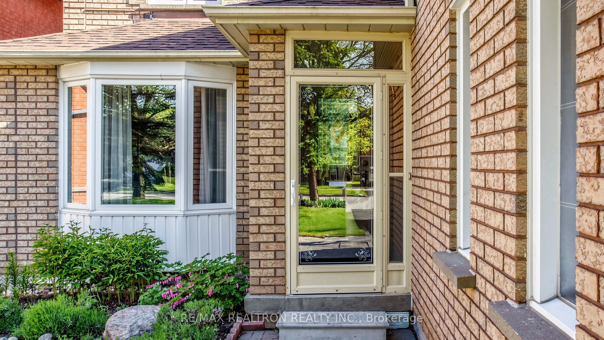 6 Loyal Blue Crescent, Richmond Hill, ON L4S 1A2 photo 3