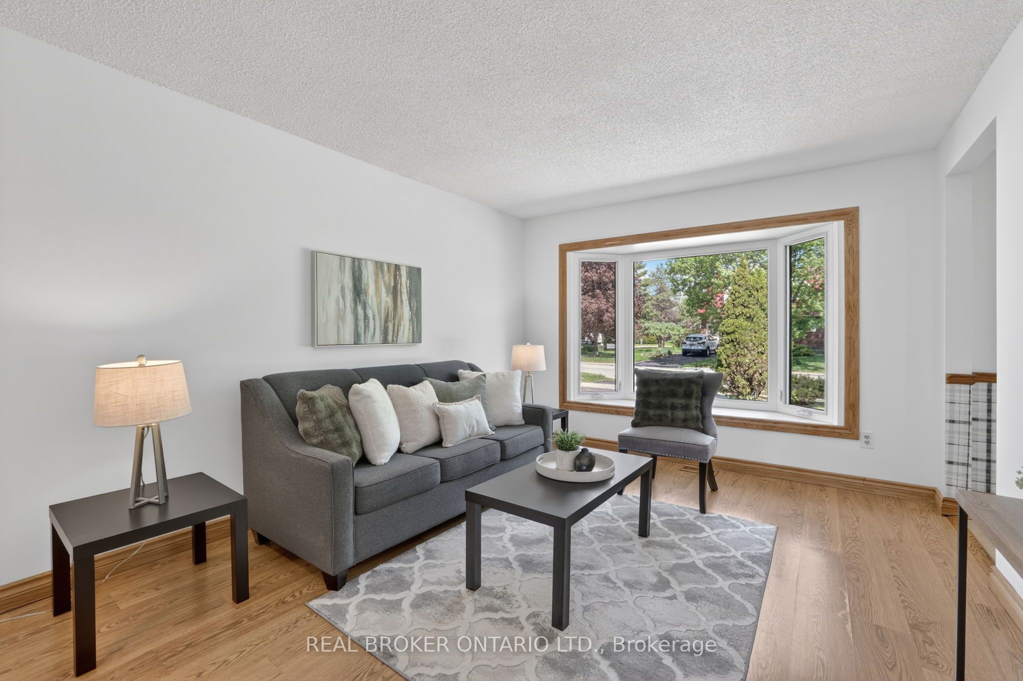 128 Olive Street, East Gwillimbury, ON L9N 1M2 photo 2