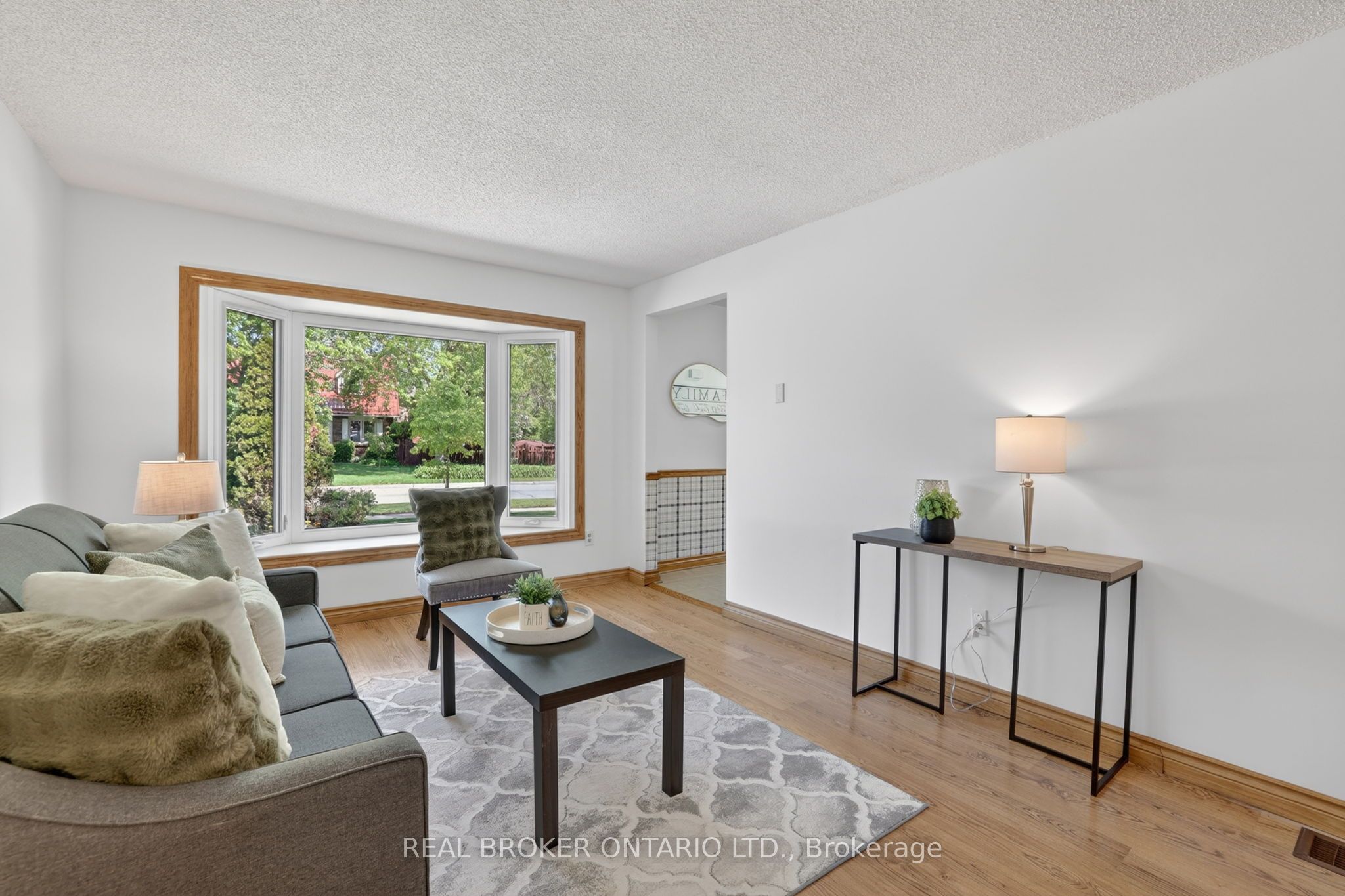 128 Olive Street, East Gwillimbury, ON L9N 1M2 photo 3