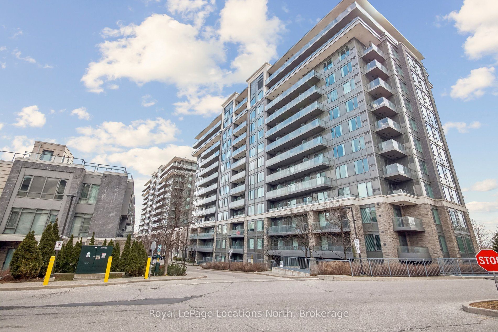 277 South Park Road 810, Markham, ON L3T 0B7