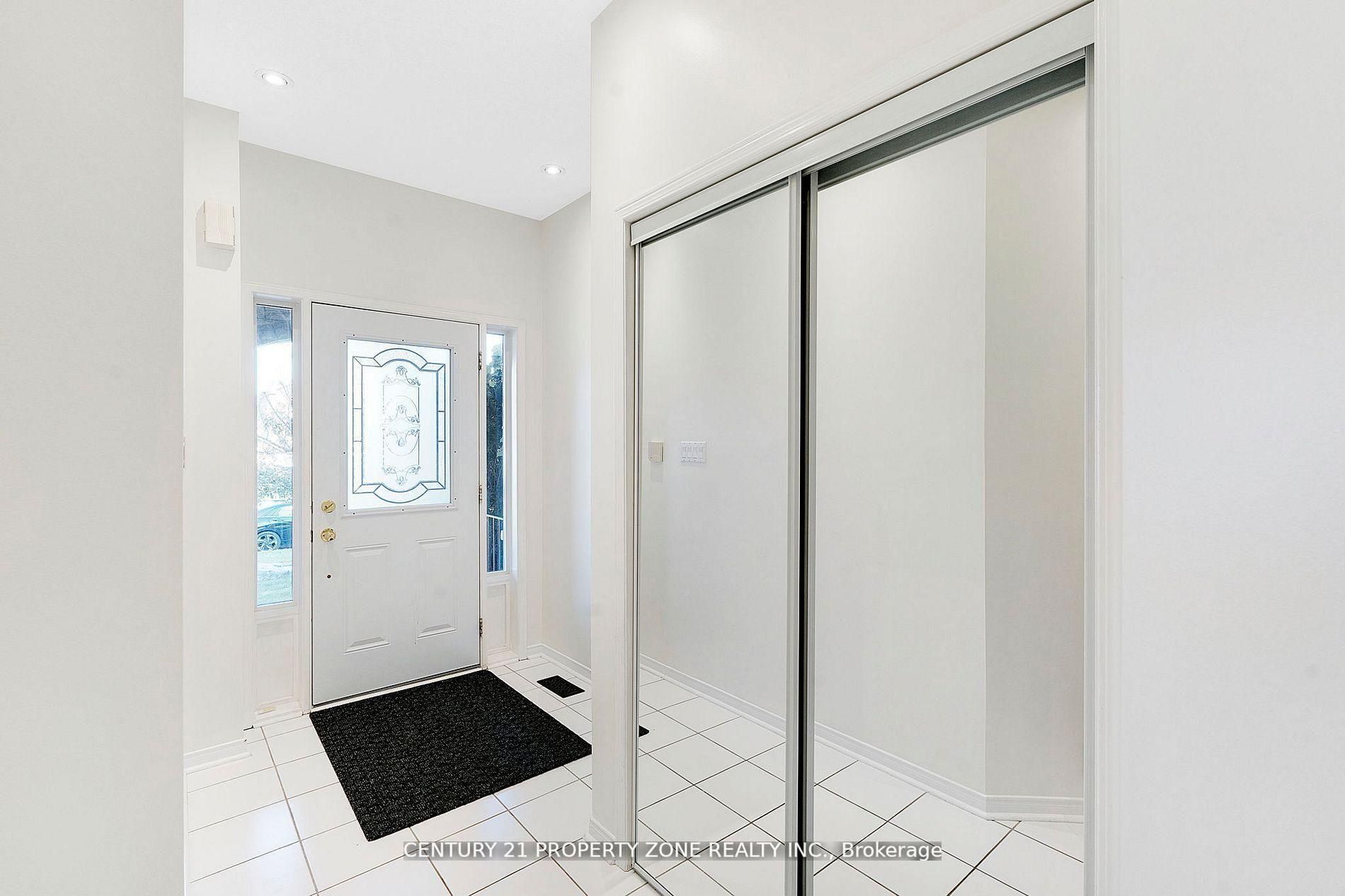 582 Plantation Gate, Newmarket, ON L3X 2C2 photo 4