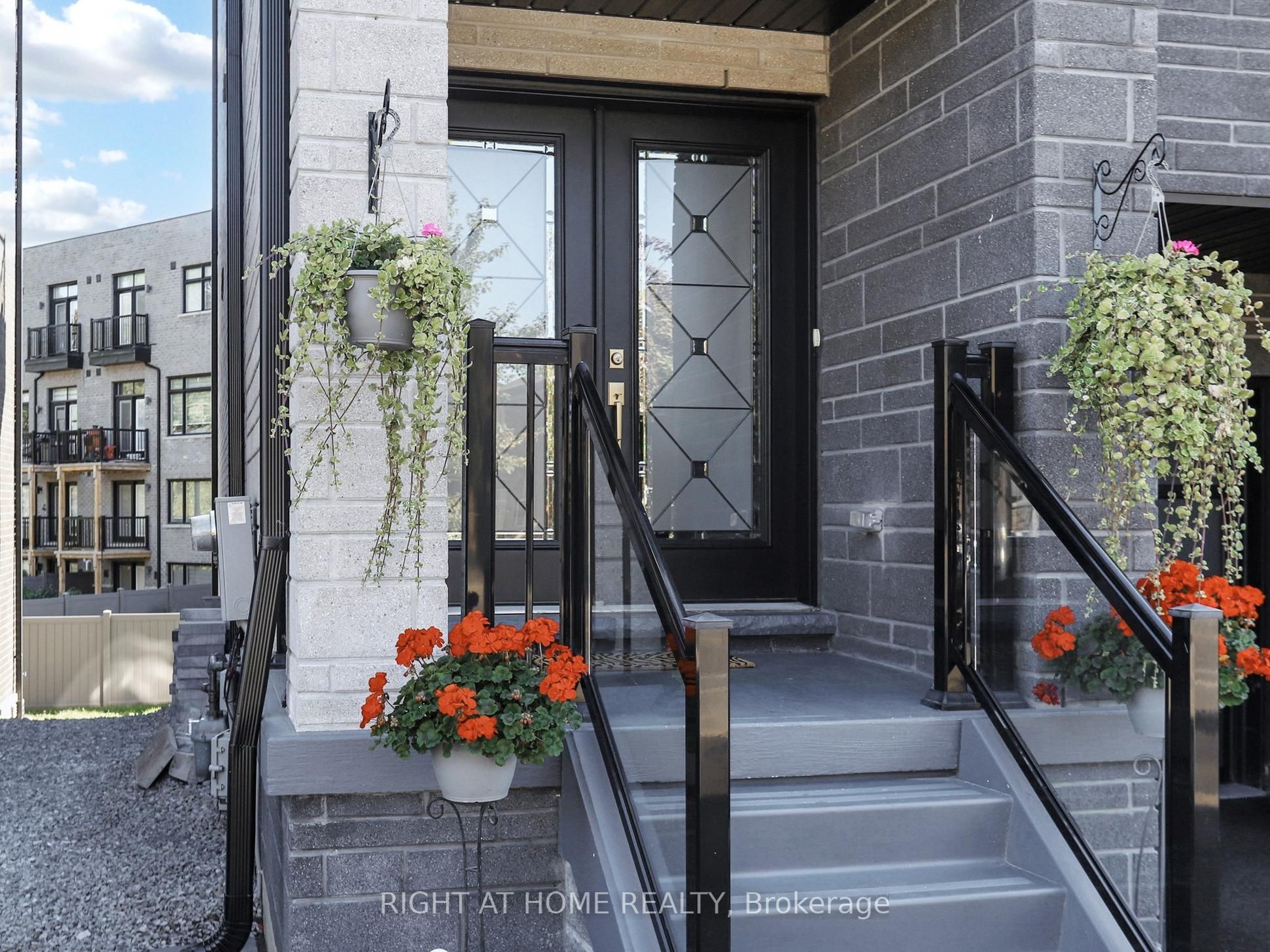 163 Lebovic Campus Drive, Vaughan, ON L6A 5A1 photo 2
