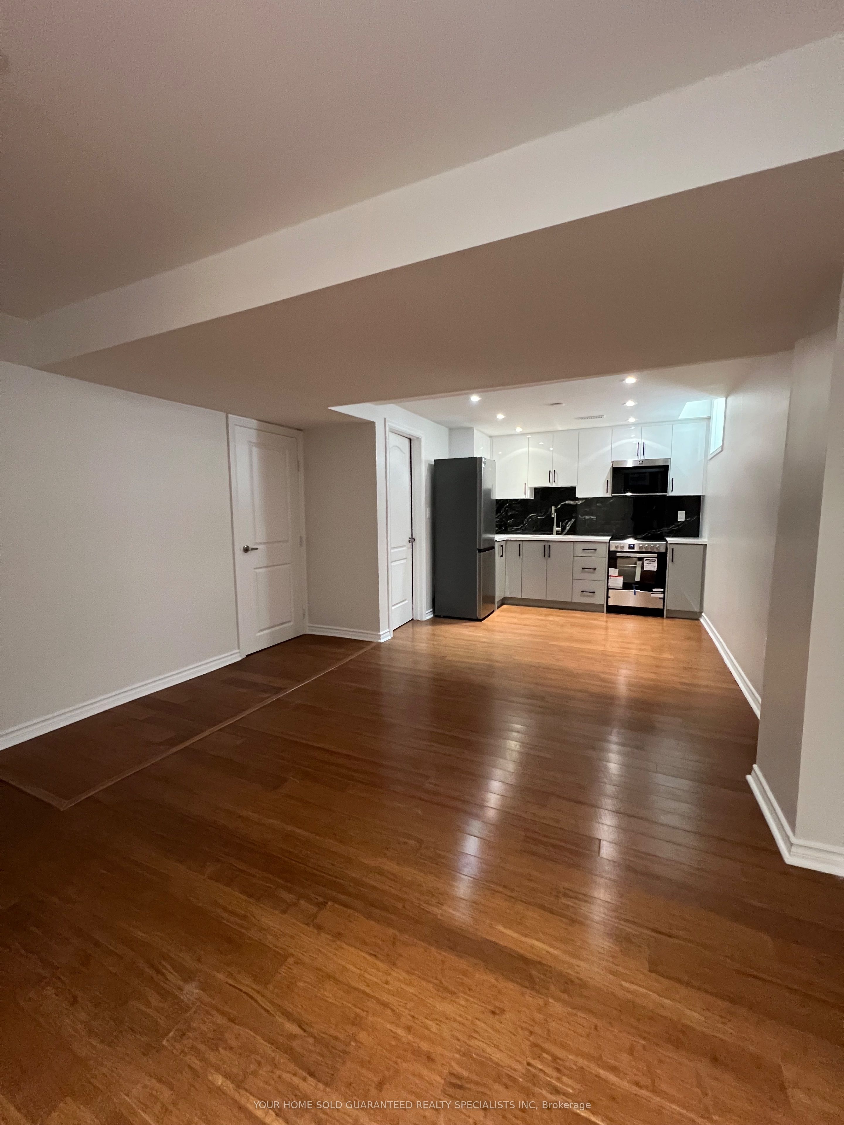 74 Bulmer Crescent, Newmarket, ON L3X 3K1 photo 3