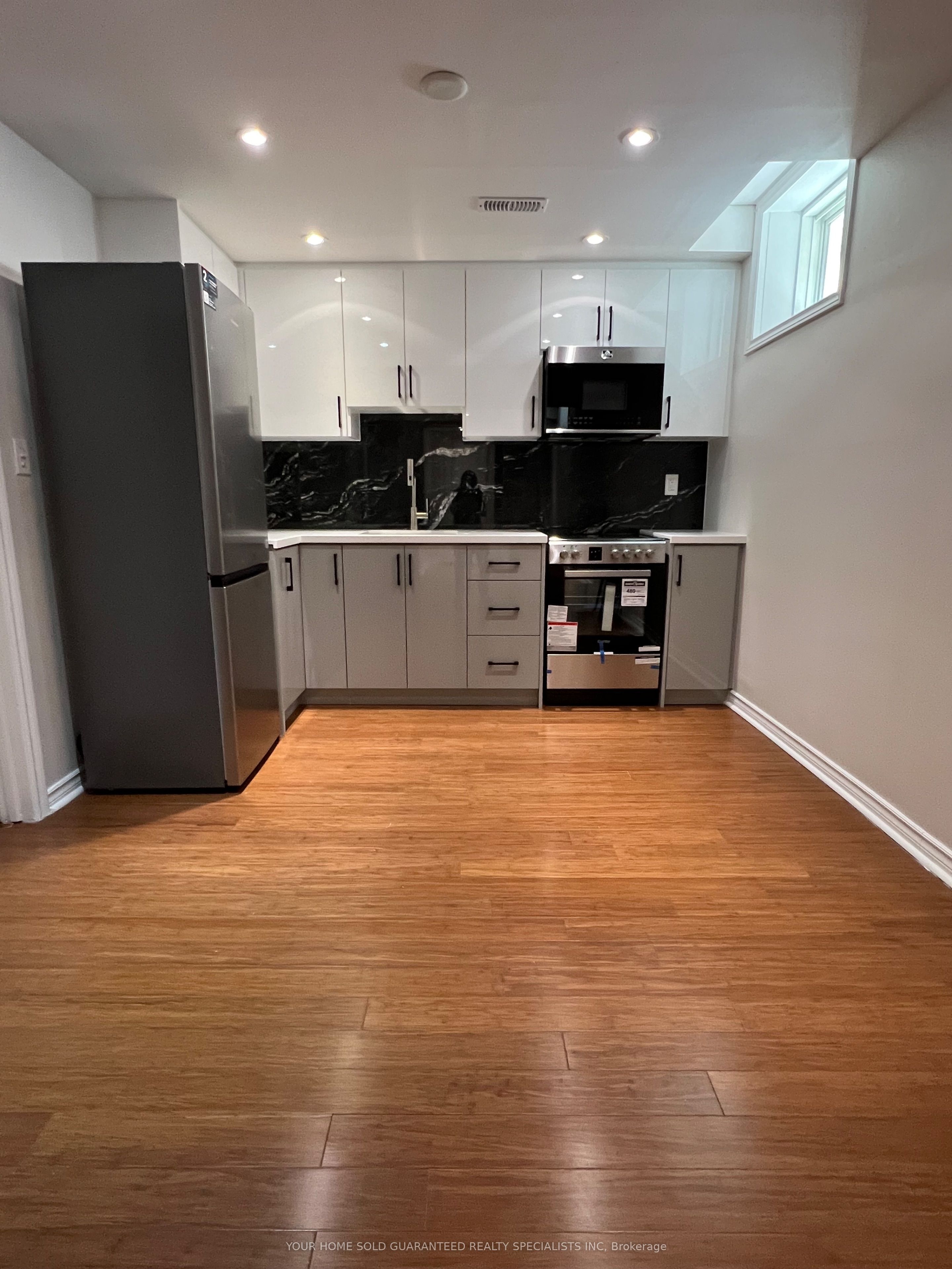74 Bulmer Crescent, Newmarket, ON L3X 3K1 photo 5
