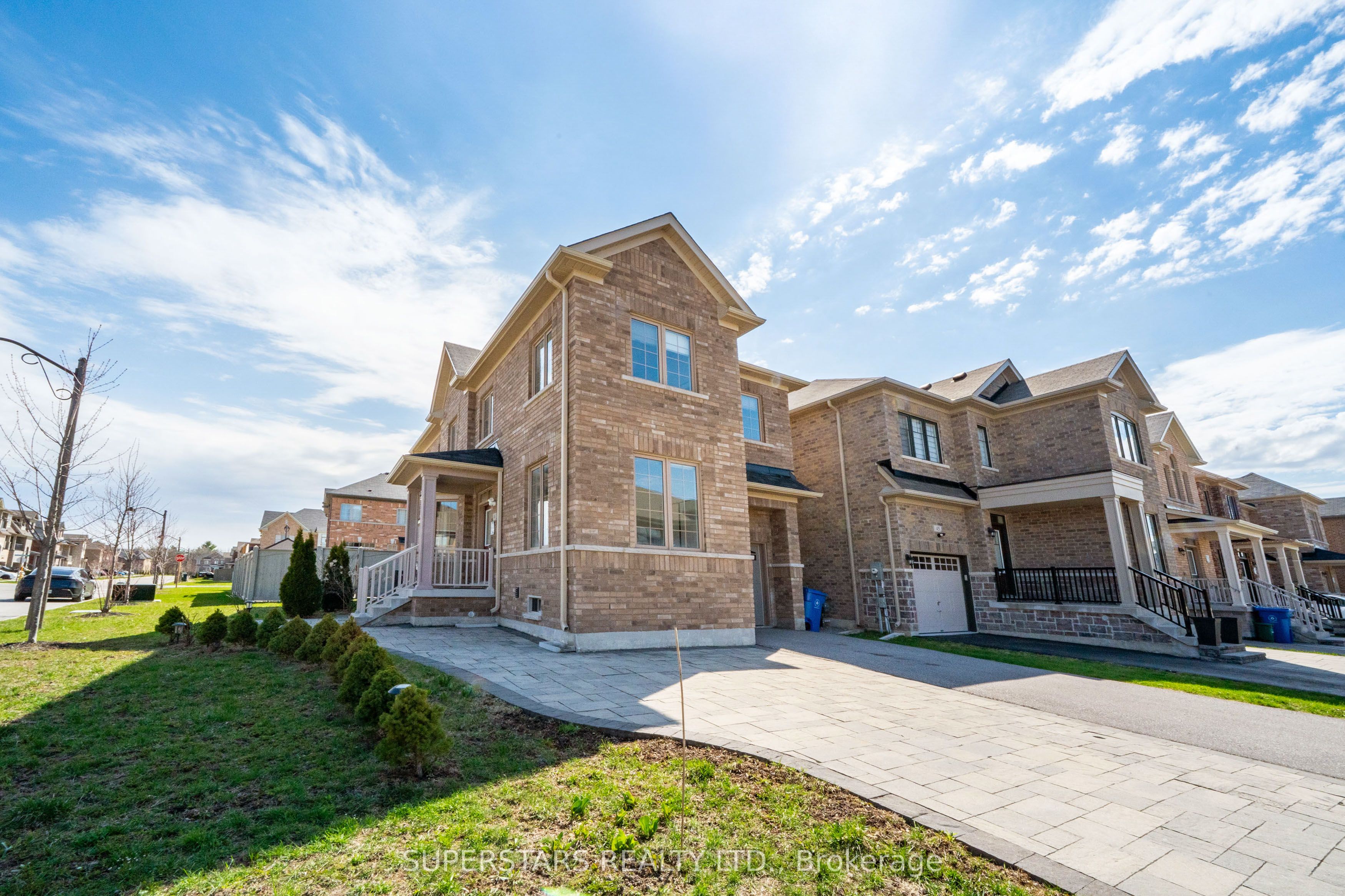 49 Birkett Way Main and Upper, Whitchurch-Stouffville, ON L4A 4P7 photo 4