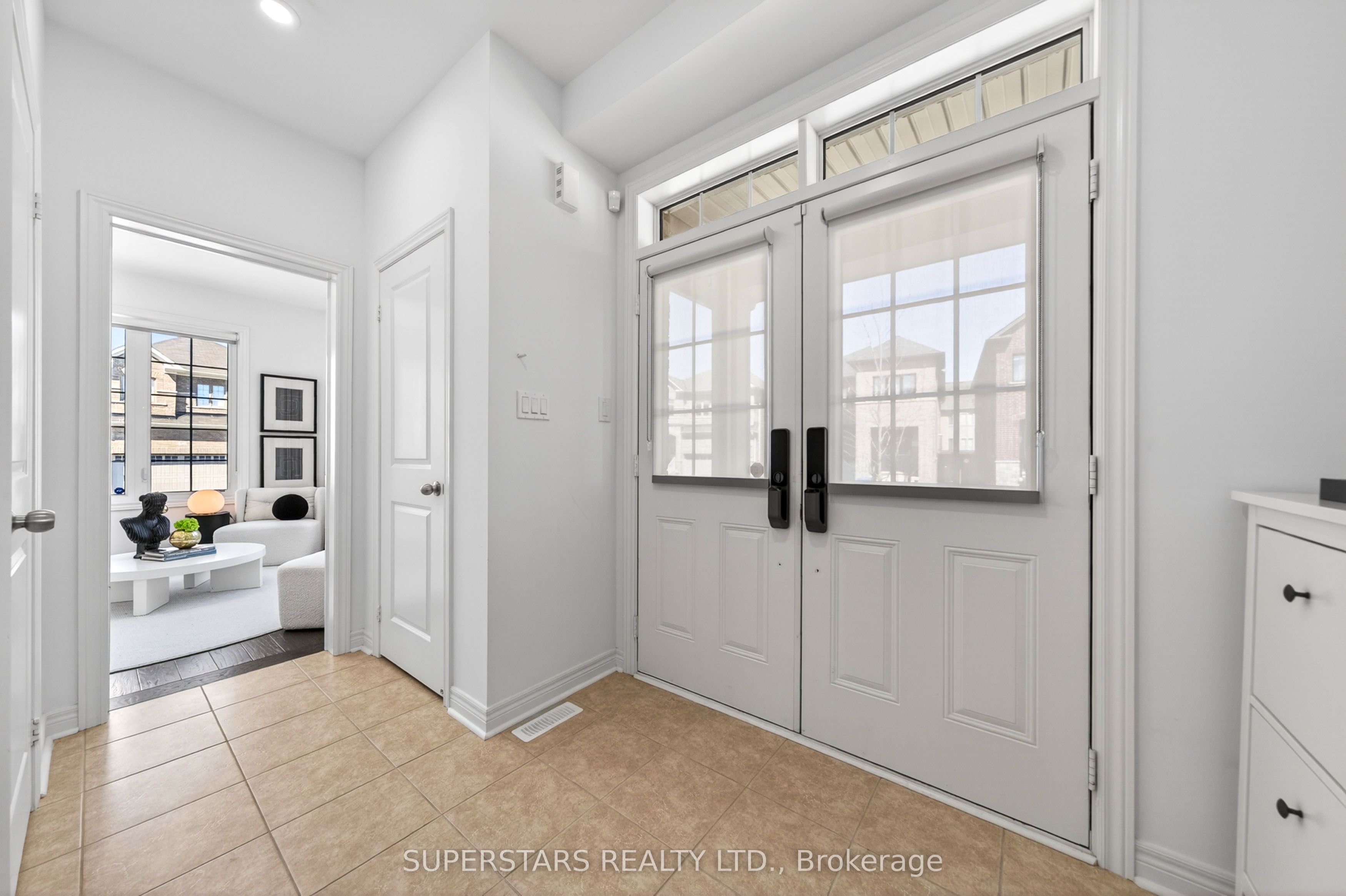 49 Birkett Way Main and Upper, Whitchurch-Stouffville, ON L4A 4P7 photo 5