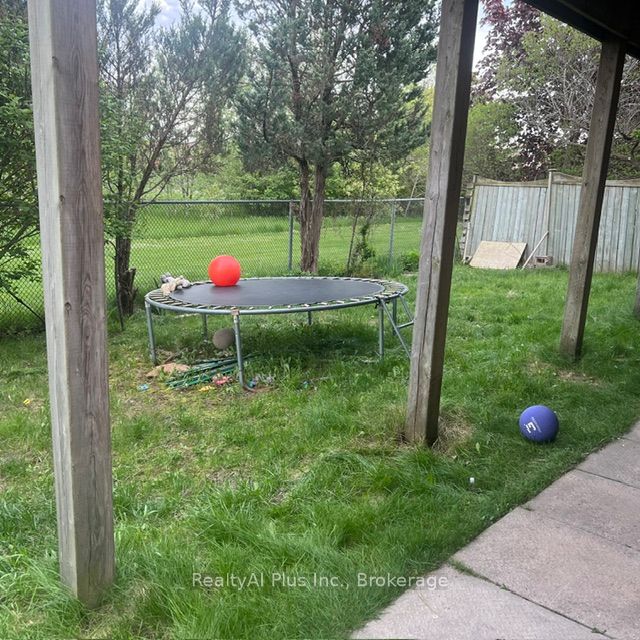 210 Doubtfire Crescent walk-out basement, Markham, ON L3S 3V7 photo 2