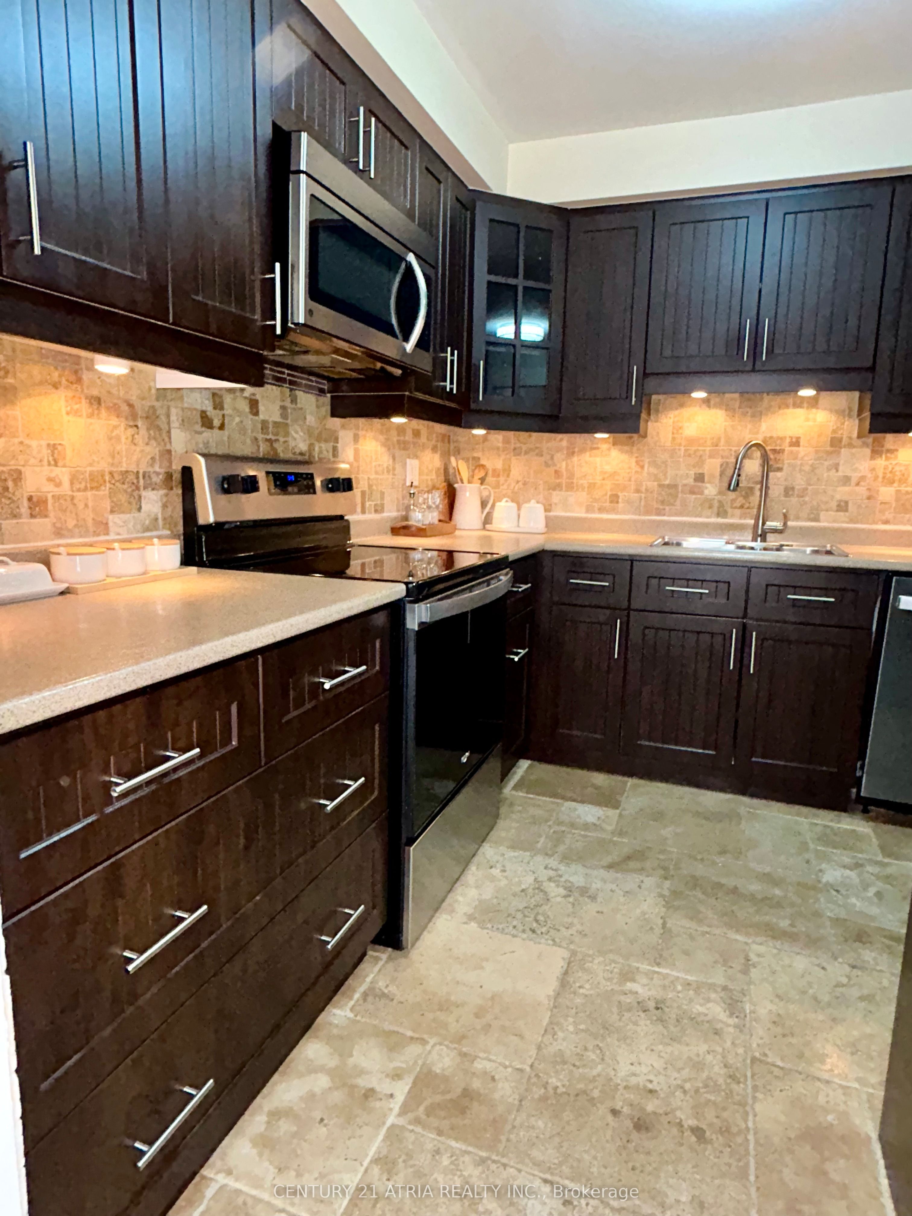 87 Avenue Road, Richmond Hill, ON L4C 9N6 photo 5