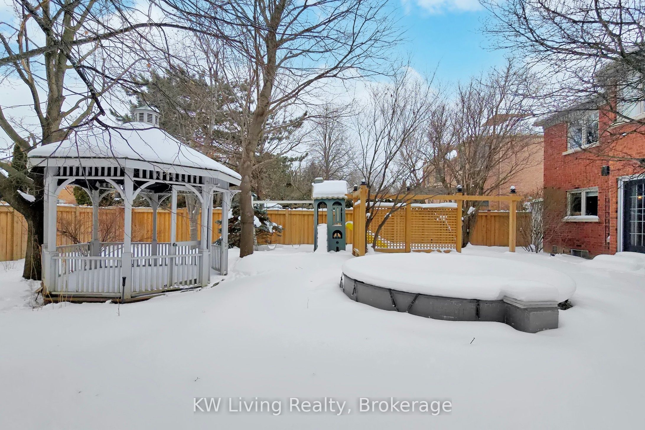 24 Highview Crescent, Richmond Hill, ON L4B 2T7 photo 2