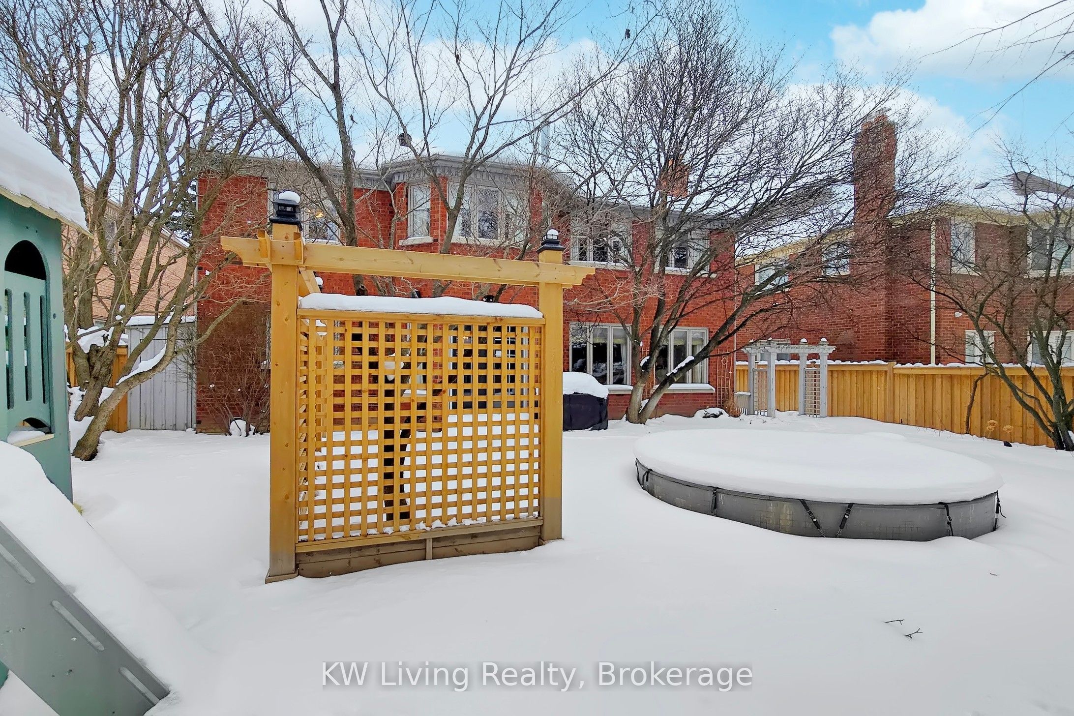 24 Highview Crescent, Richmond Hill, ON L4B 2T7 photo 3