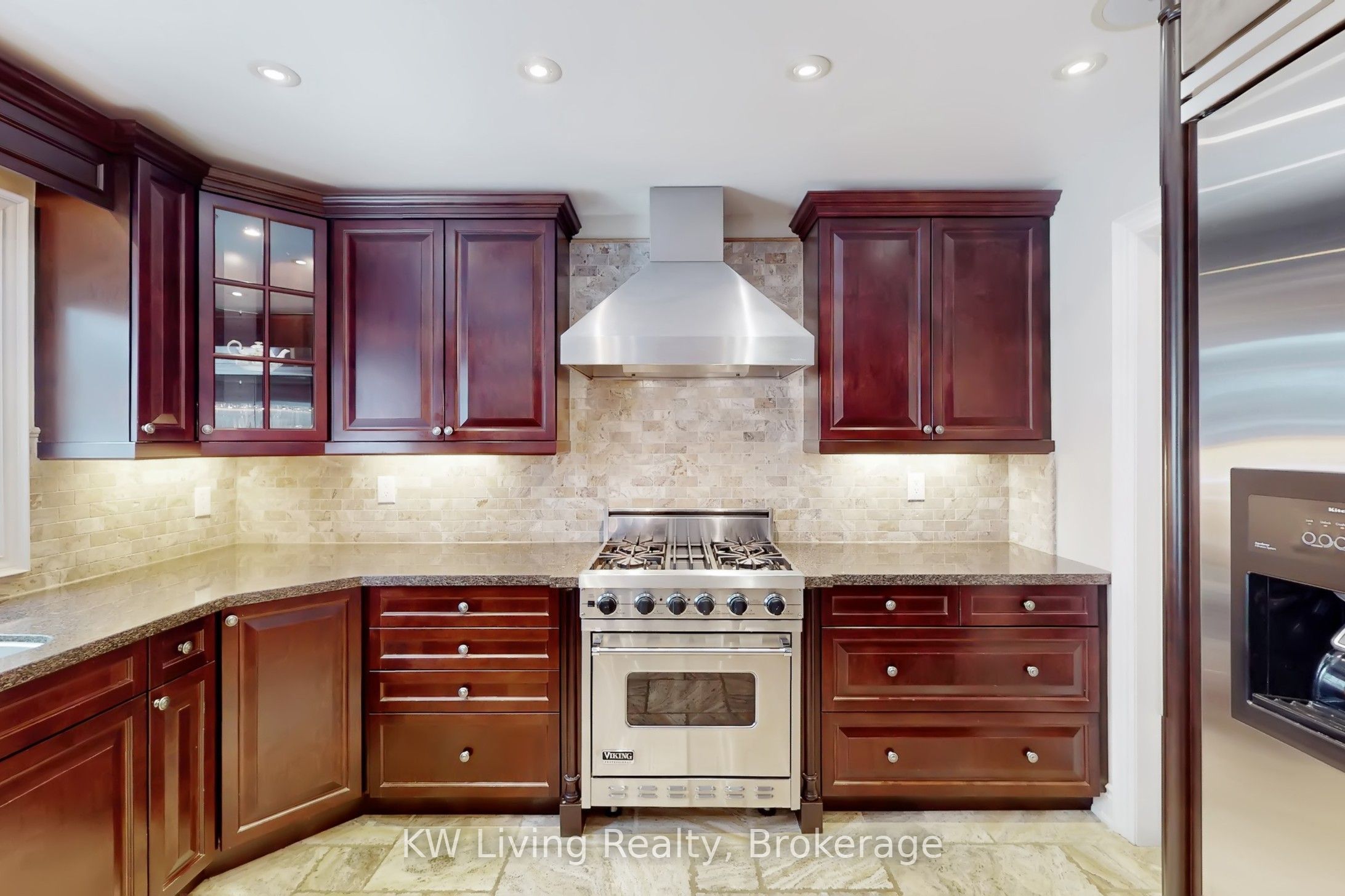 24 Highview Crescent, Richmond Hill, ON L4B 2T7 photo 5