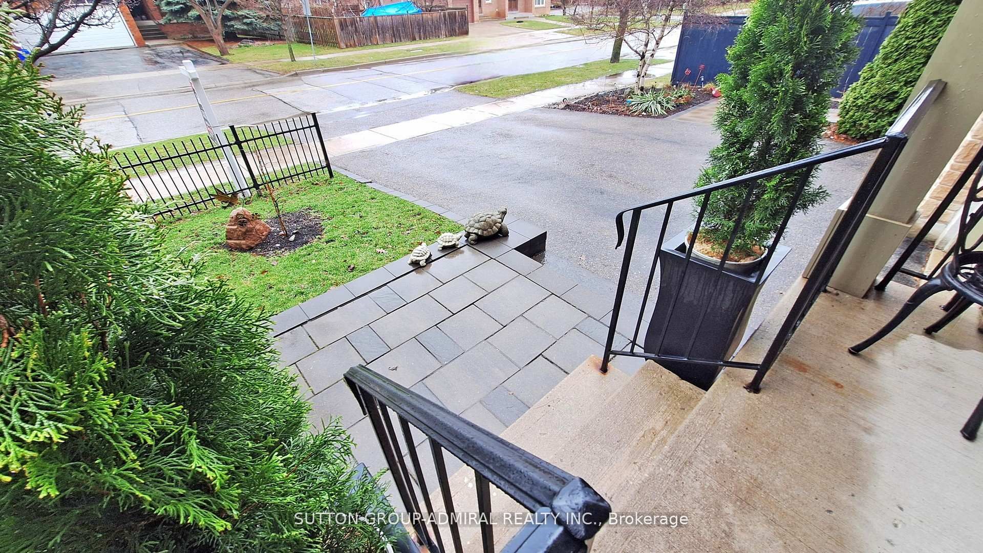 36 Helen Street, Vaughan, ON L4L 3S3 photo 3