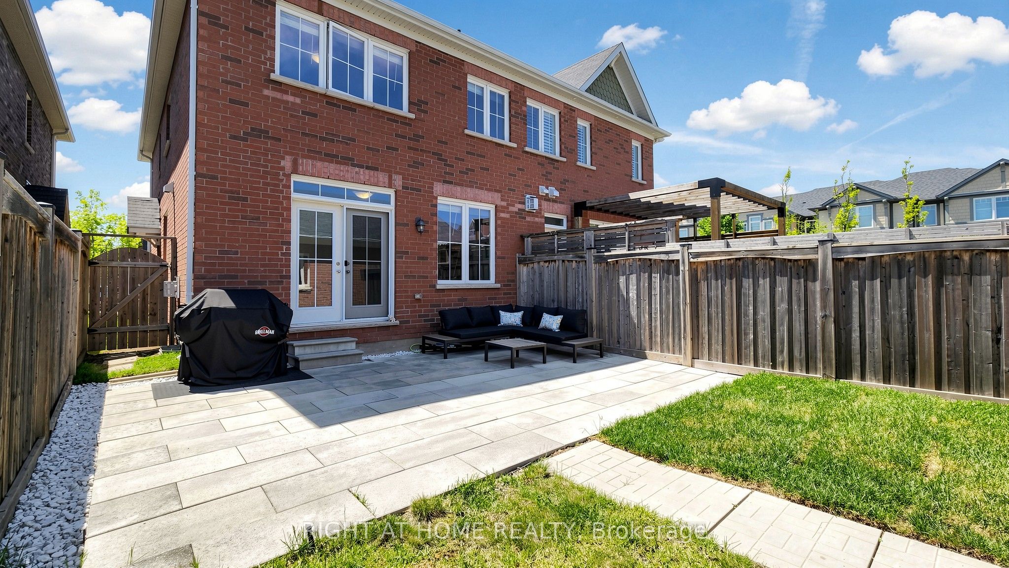 208 Cornell Park Avenue, Markham, ON L6B 0R1 photo 2