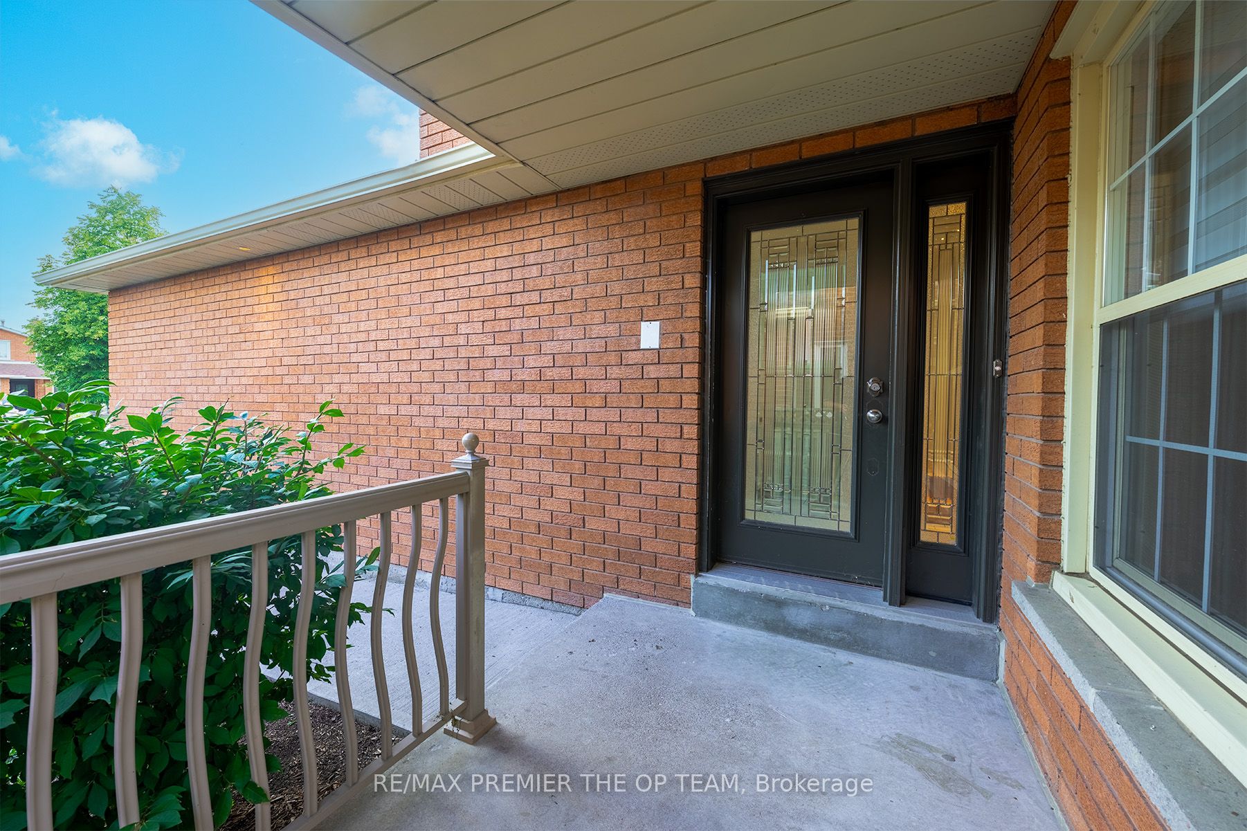 79 Governor Crescent, Vaughan, ON L4L 5G8 photo 2