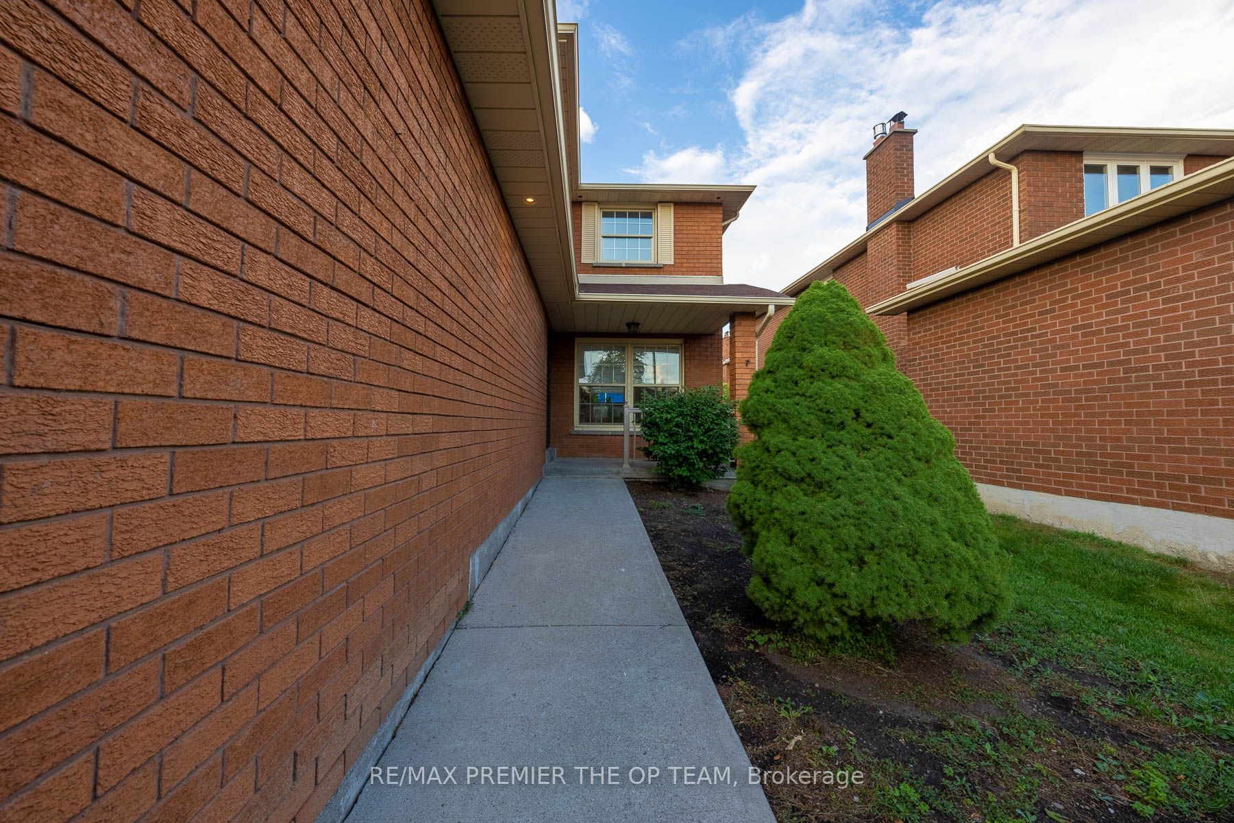 79 Governor Crescent, Vaughan, ON L4L 5G8 photo 3