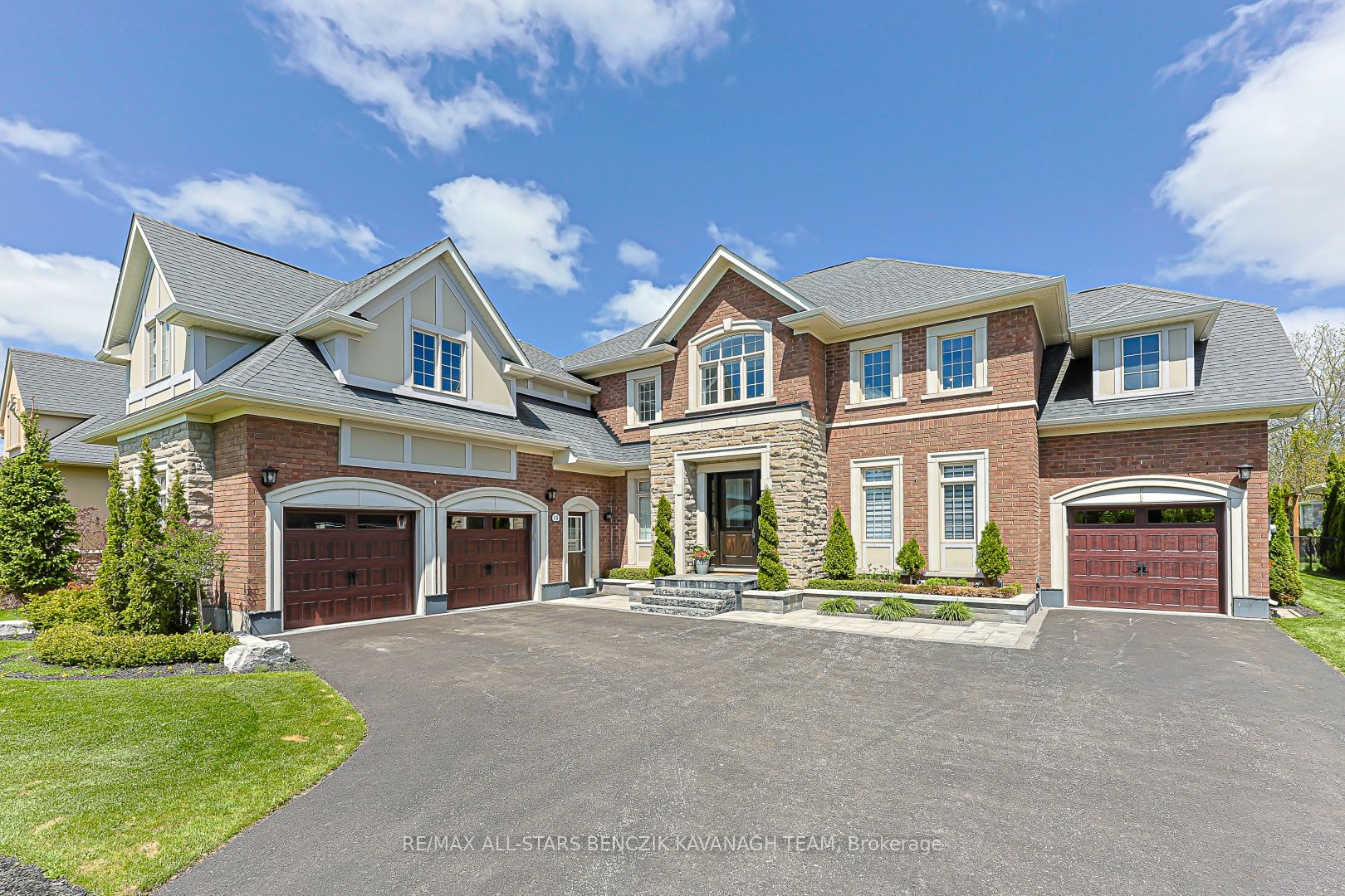 18 Wyndance Way, Uxbridge, ON L9P 0B8