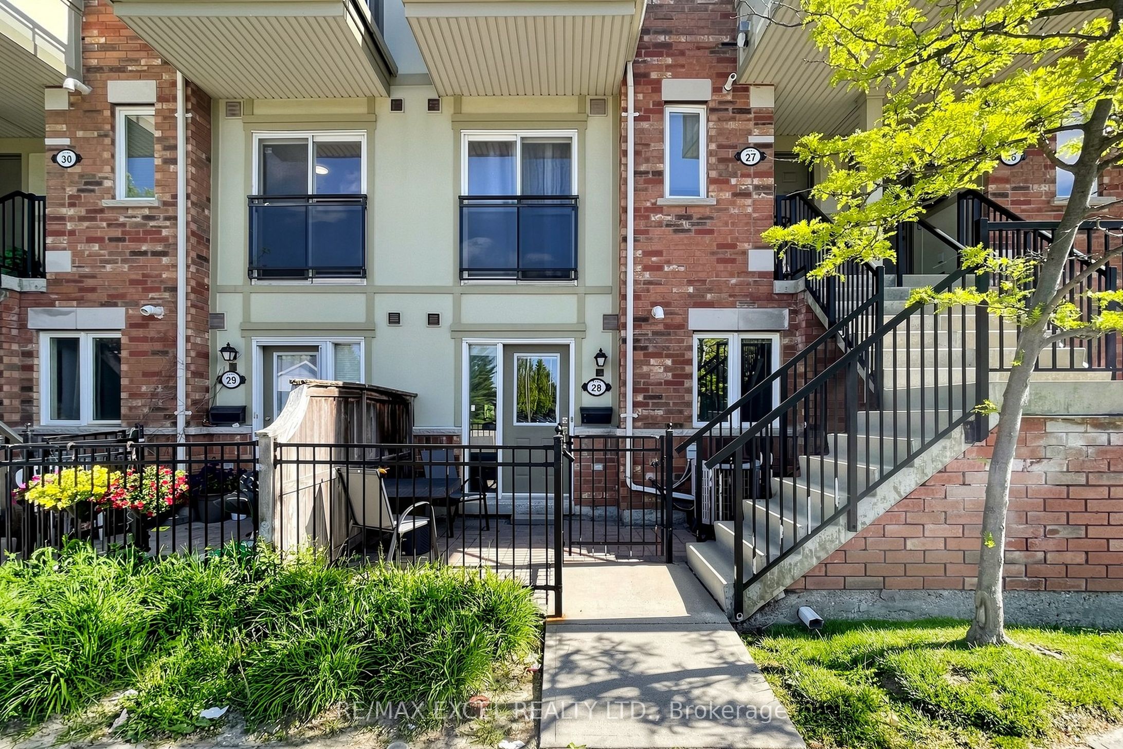 2285 Bur Oak Avenue 28, Markham, ON L6E 0B9 photo 2