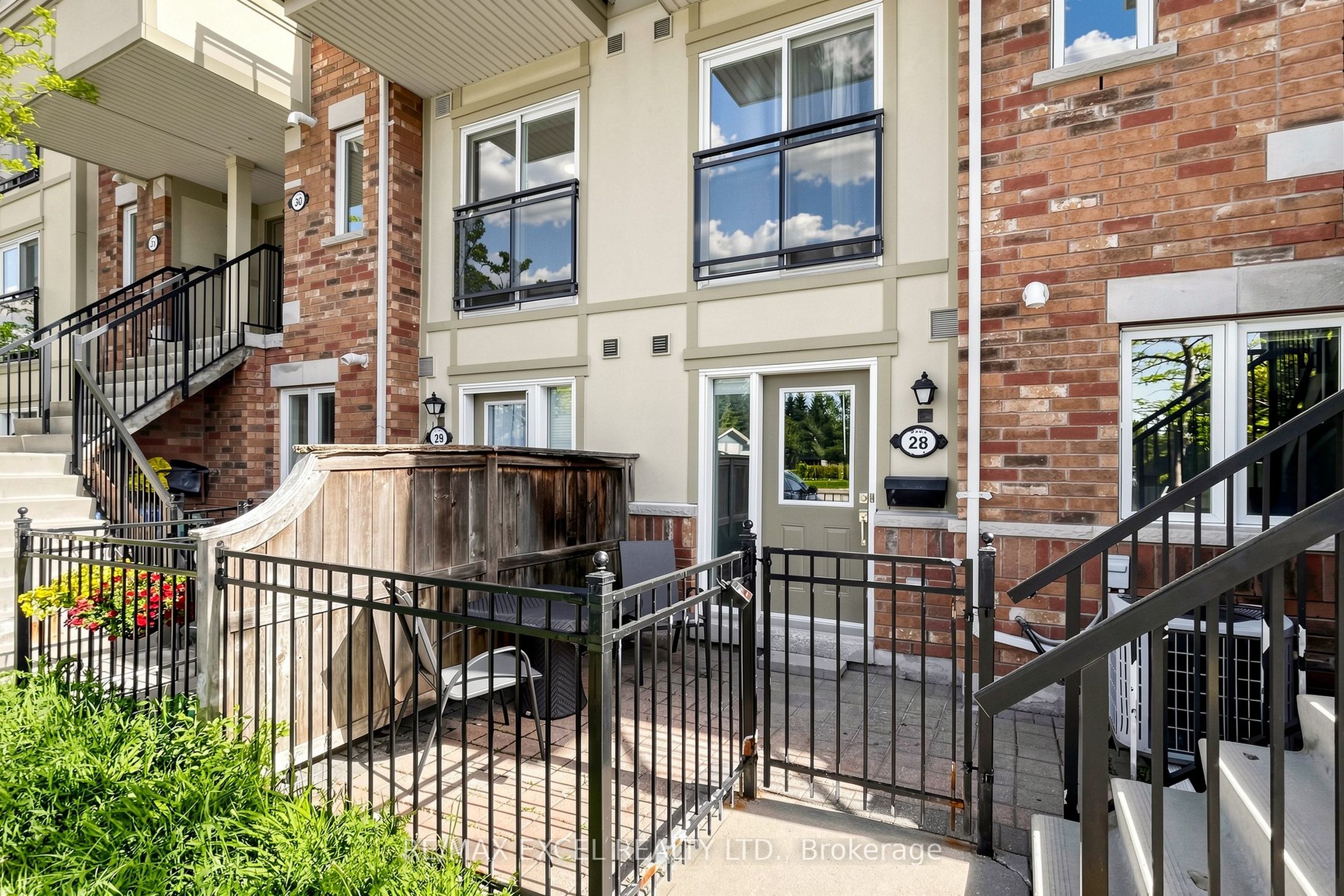 2285 Bur Oak Avenue 28, Markham, ON L6E 0B9 photo 3