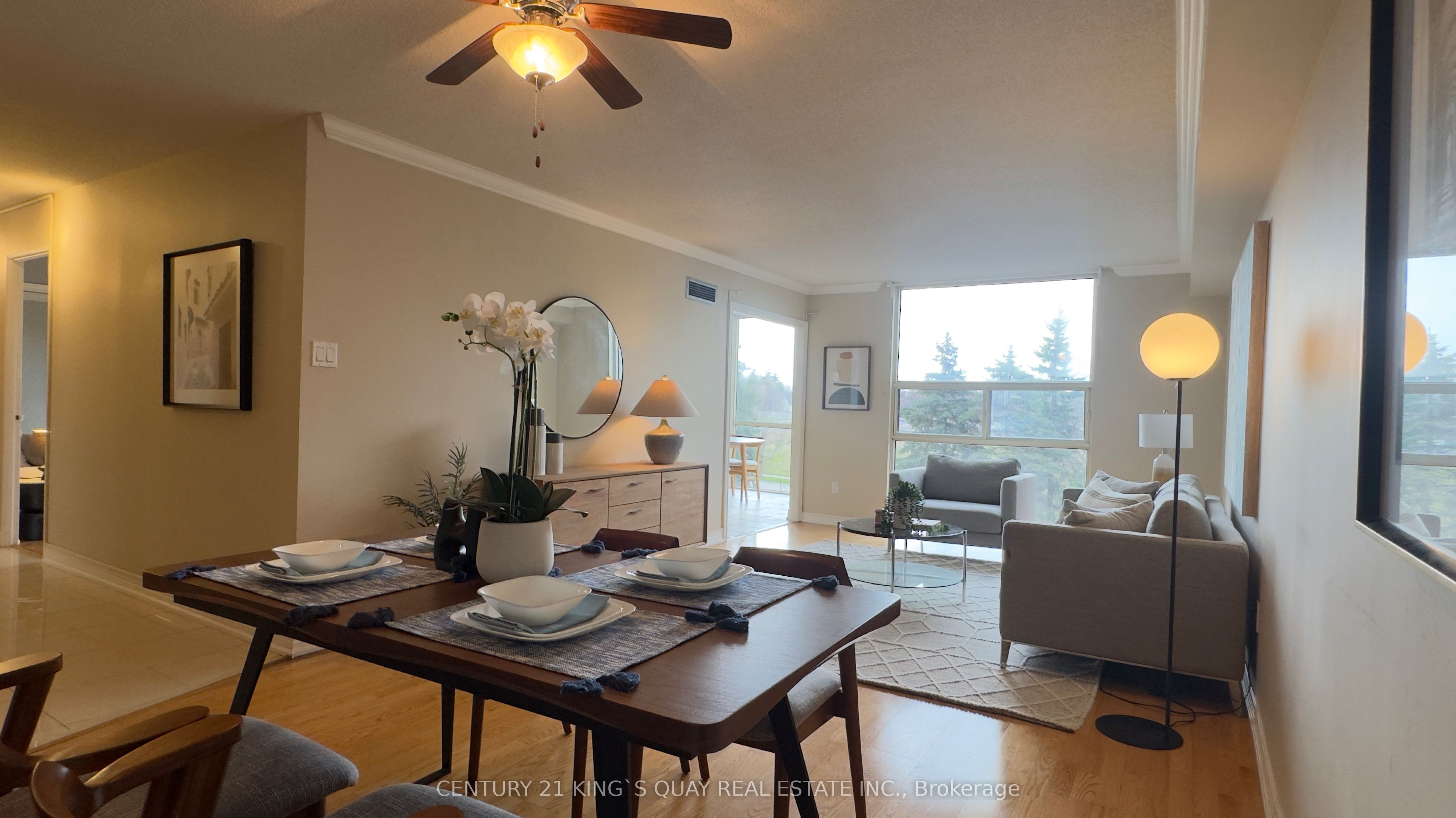 30 Harding Boulevard W 401, Richmond Hill, ON L4C 9M3 photo 4