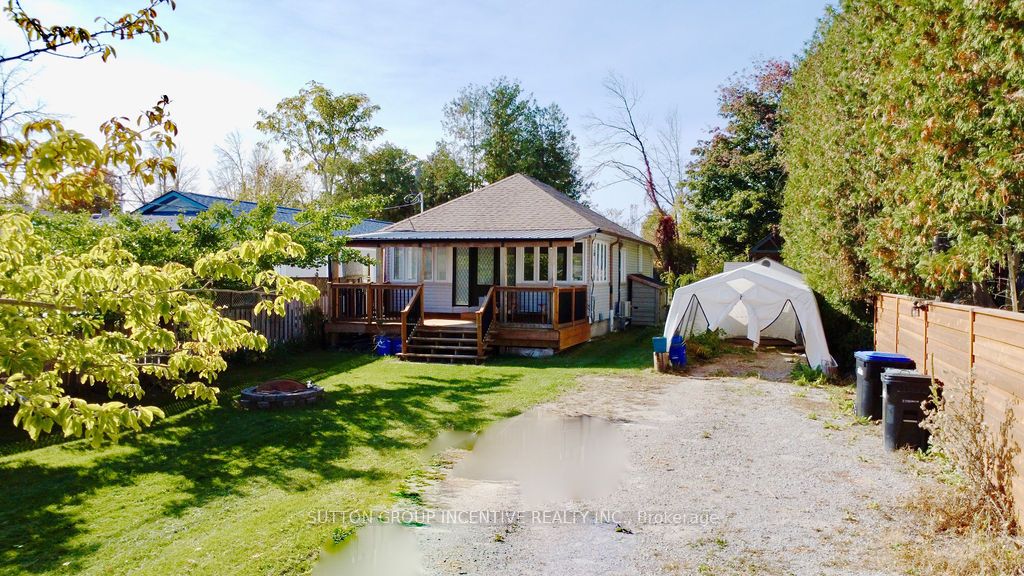1556 Houston Avenue, Innisfil, ON L9S 4M7